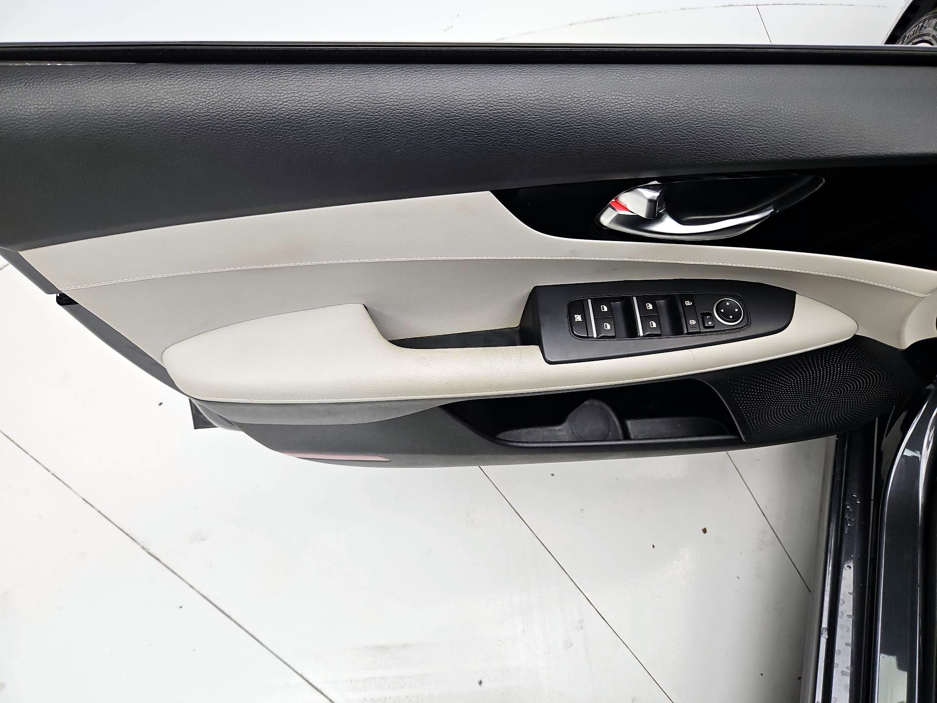 Thumbnail: 2019 Kia Forte - 12
