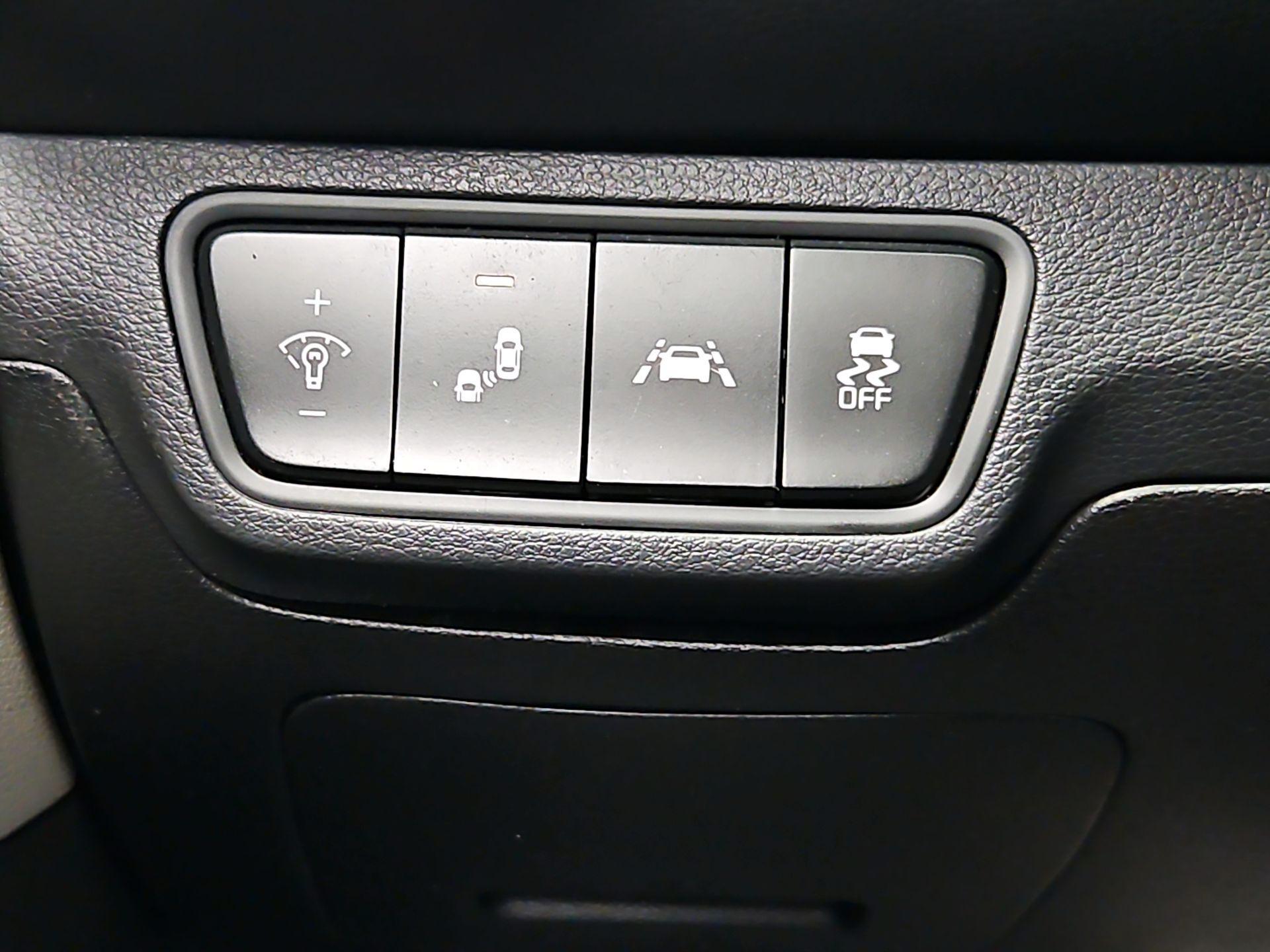 Thumbnail: 2019 Kia Forte - 13