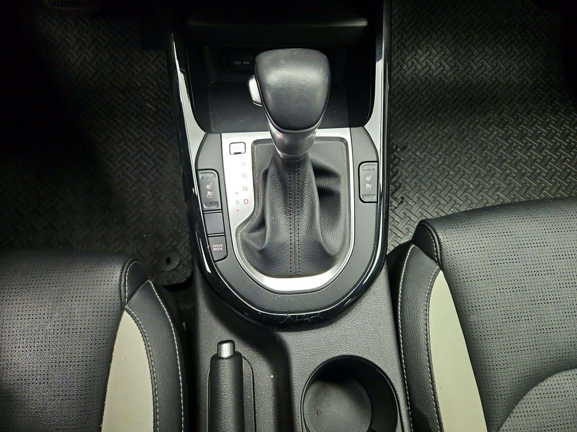 Thumbnail: 2019 Kia Forte - 17