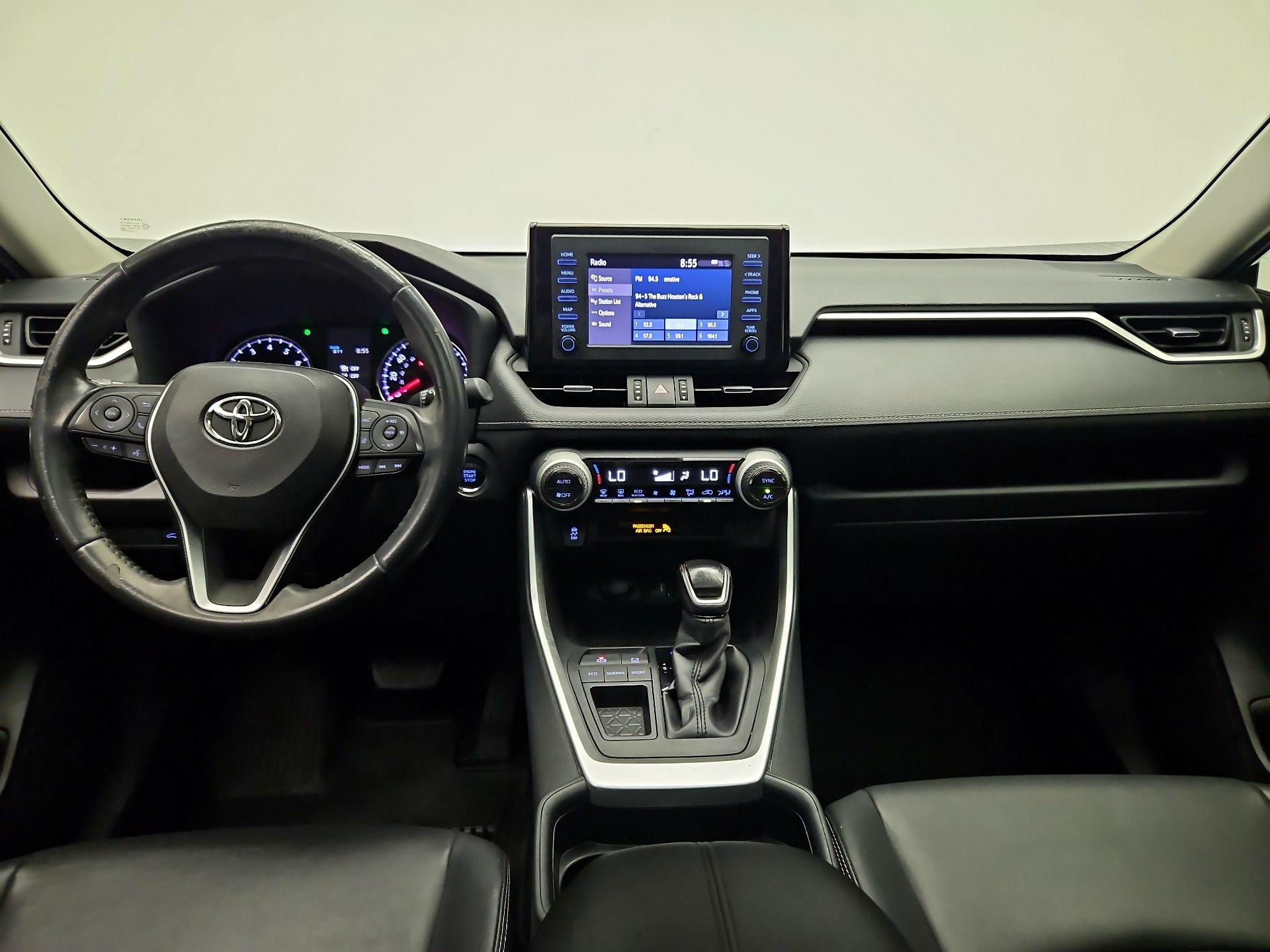 Thumbnail: 2019 Toyota RAV4 - 9