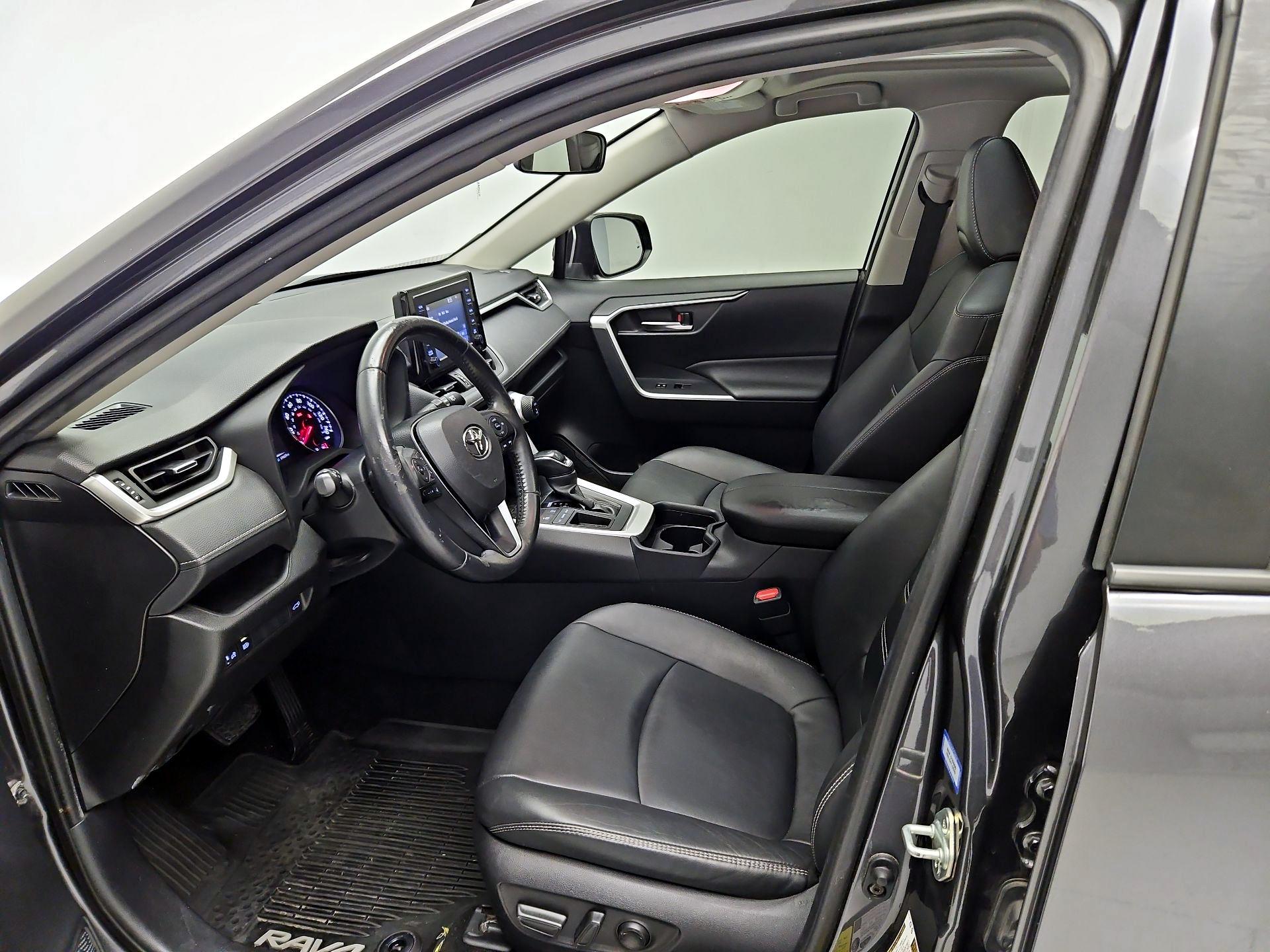 Thumbnail: 2019 Toyota RAV4 - 11