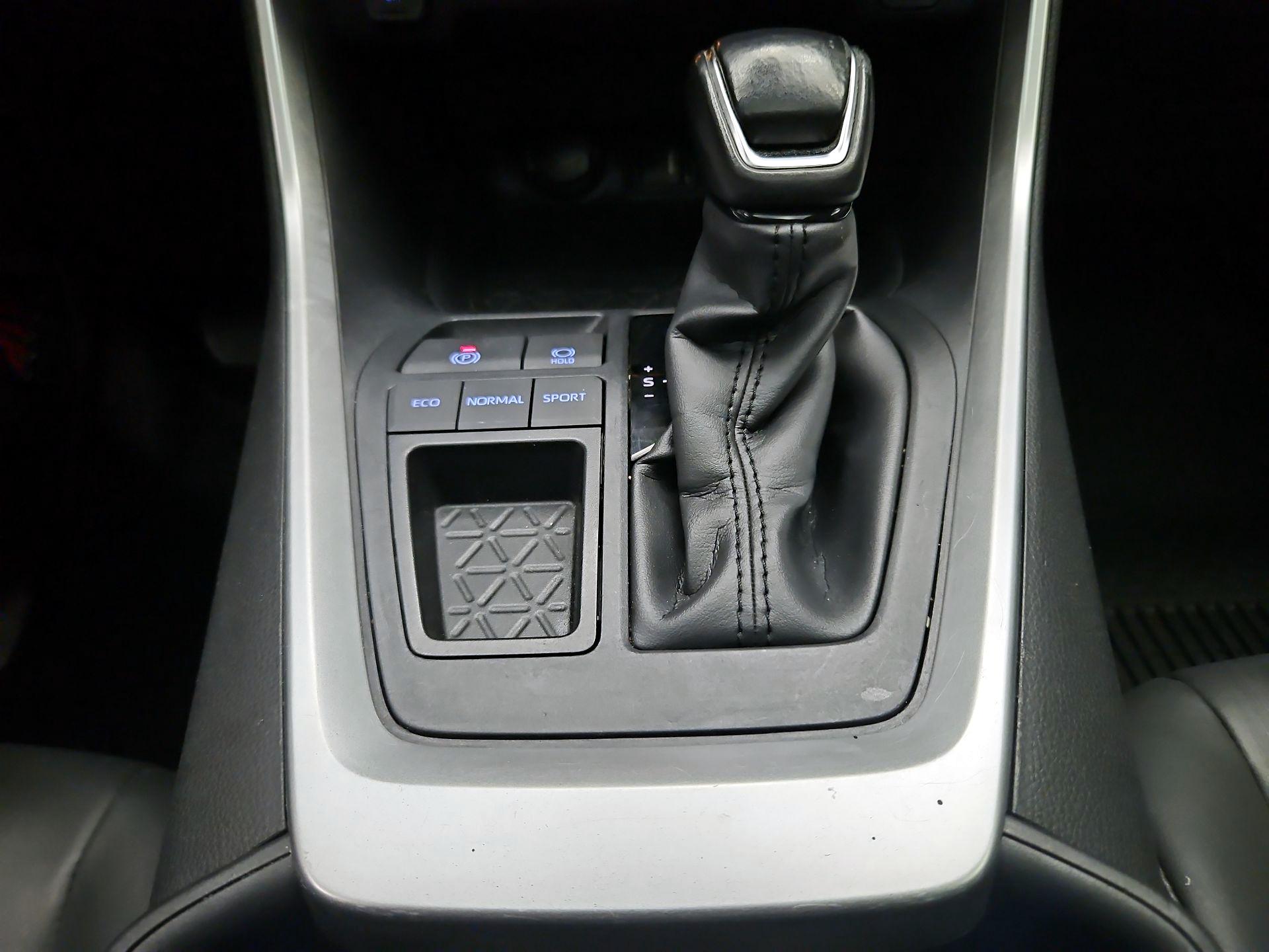 Thumbnail: 2019 Toyota RAV4 - 17