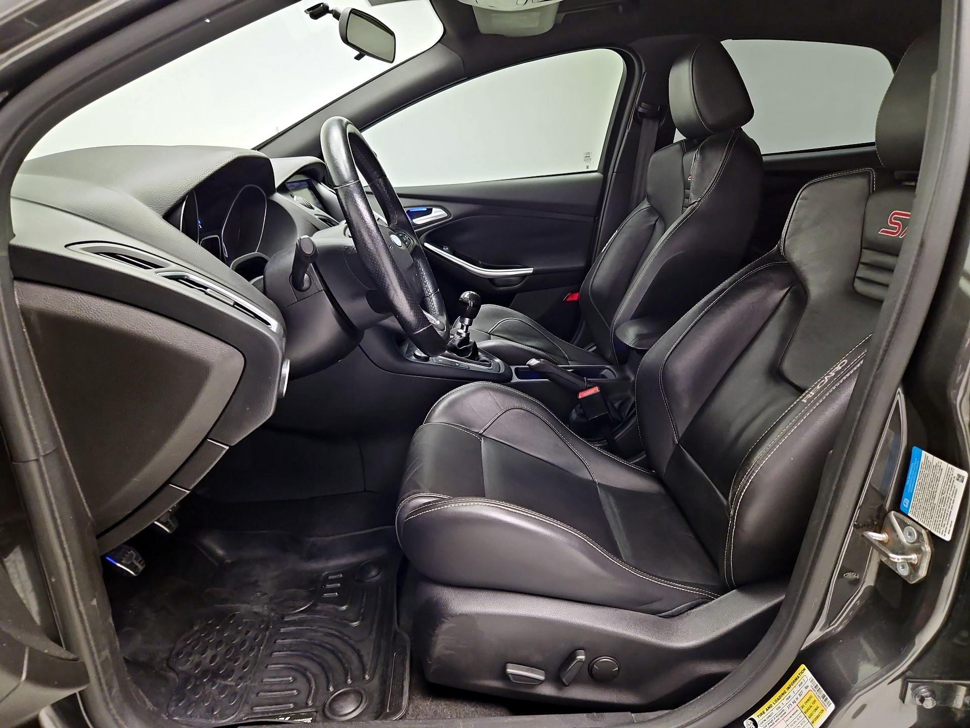 Thumbnail: 2015 Ford Focus - 11