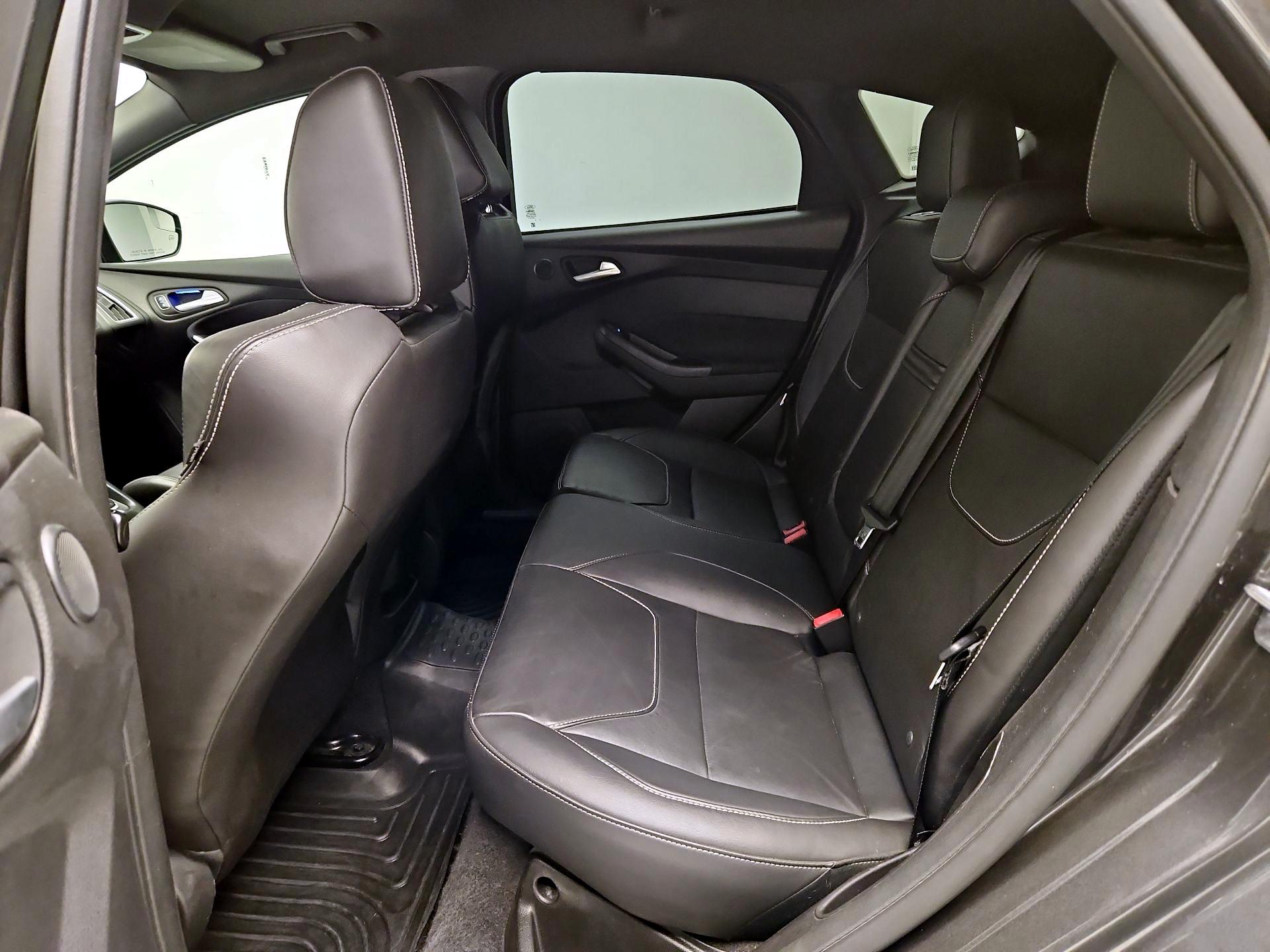 Thumbnail: 2015 Ford Focus - 17