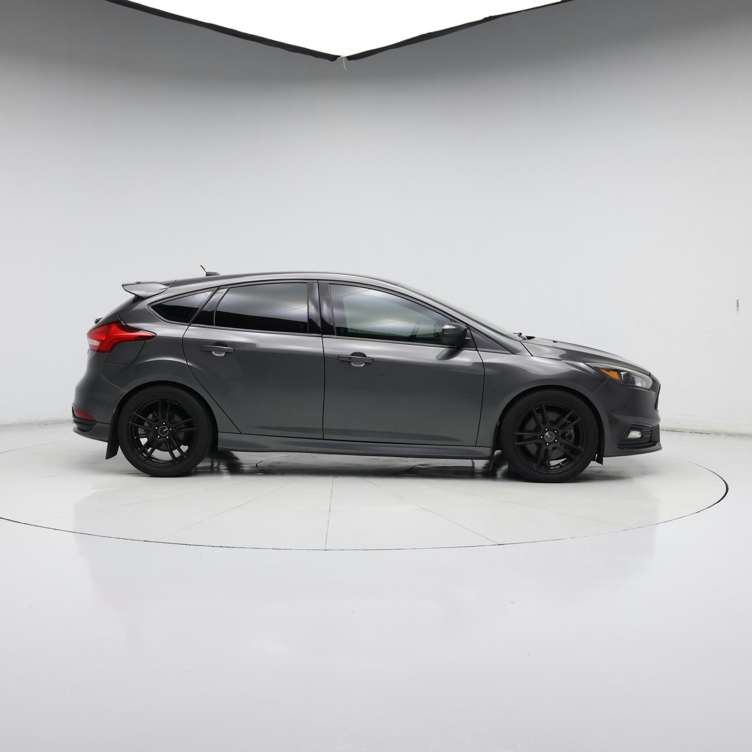 Thumbnail: 2015 Ford Focus - 7