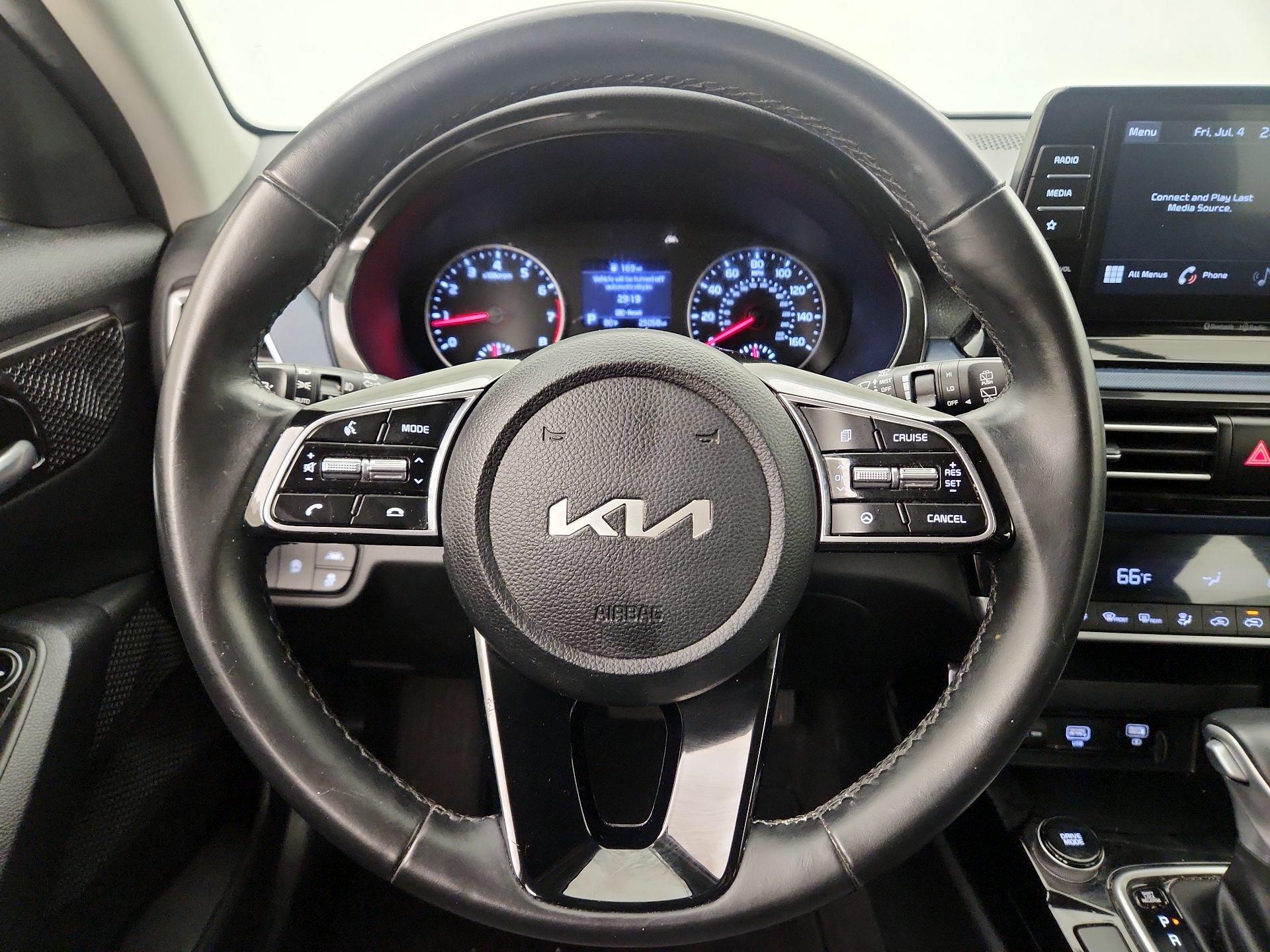 Thumbnail: 2023 Kia Seltos - 10