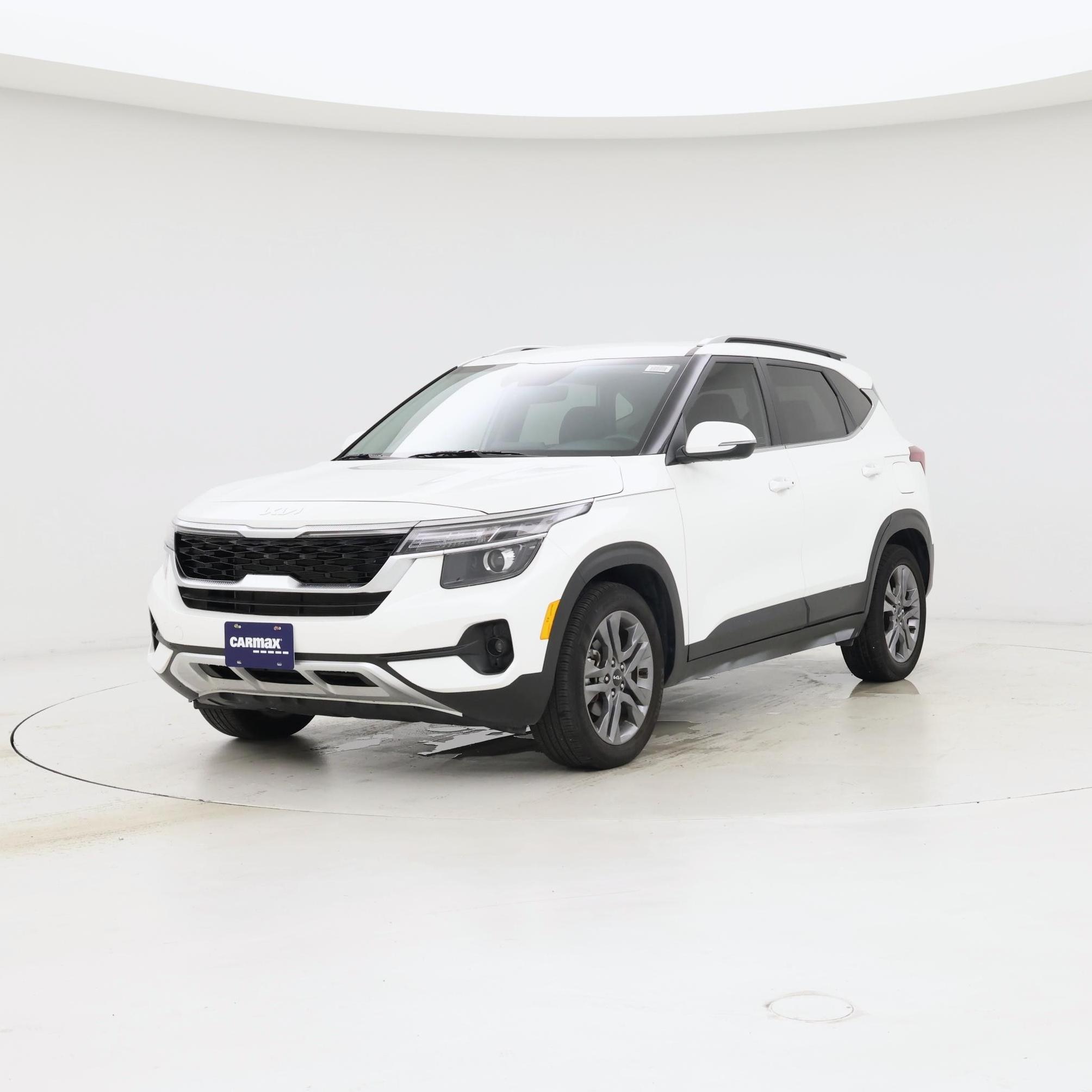 Thumbnail: 2023 Kia Seltos - 4
