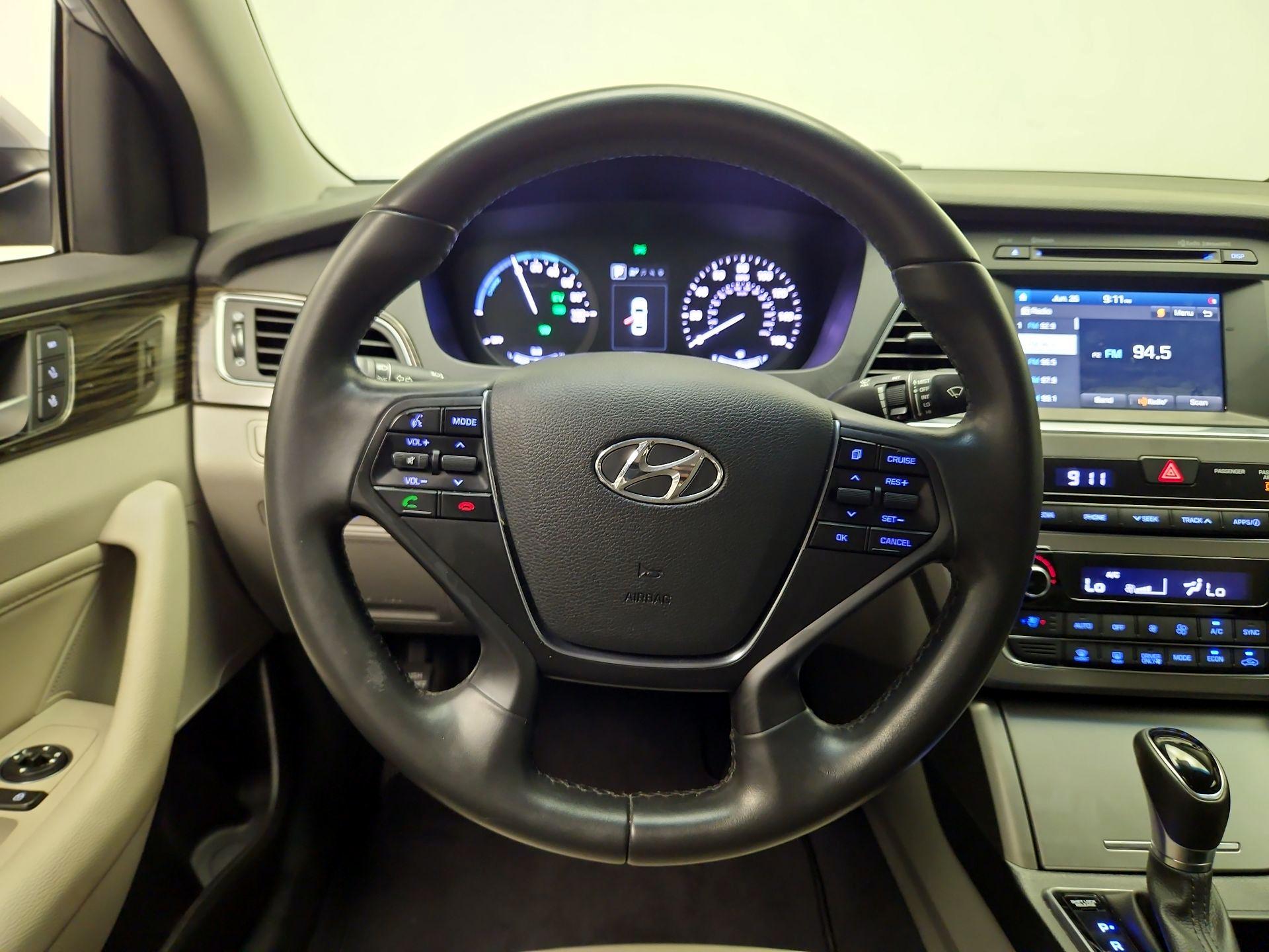 Thumbnail: 2017 Hyundai Sonata - 10