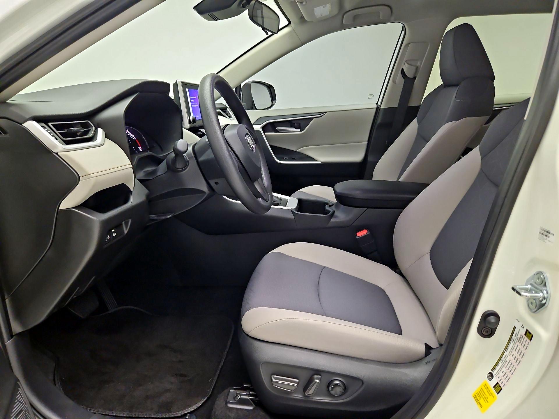 Thumbnail: 2025 Toyota RAV4 - 11
