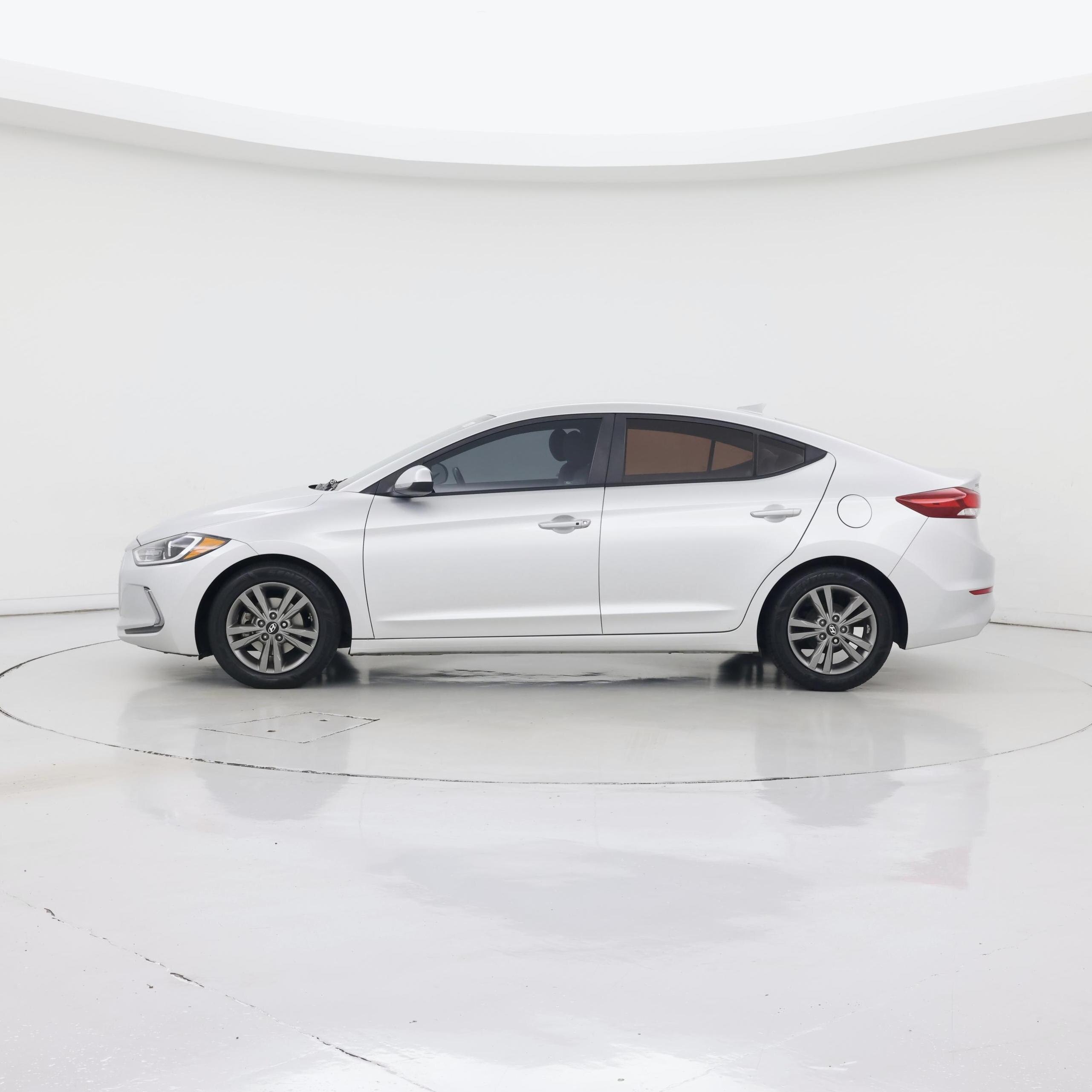Thumbnail: 2017 Hyundai Elantra - 3