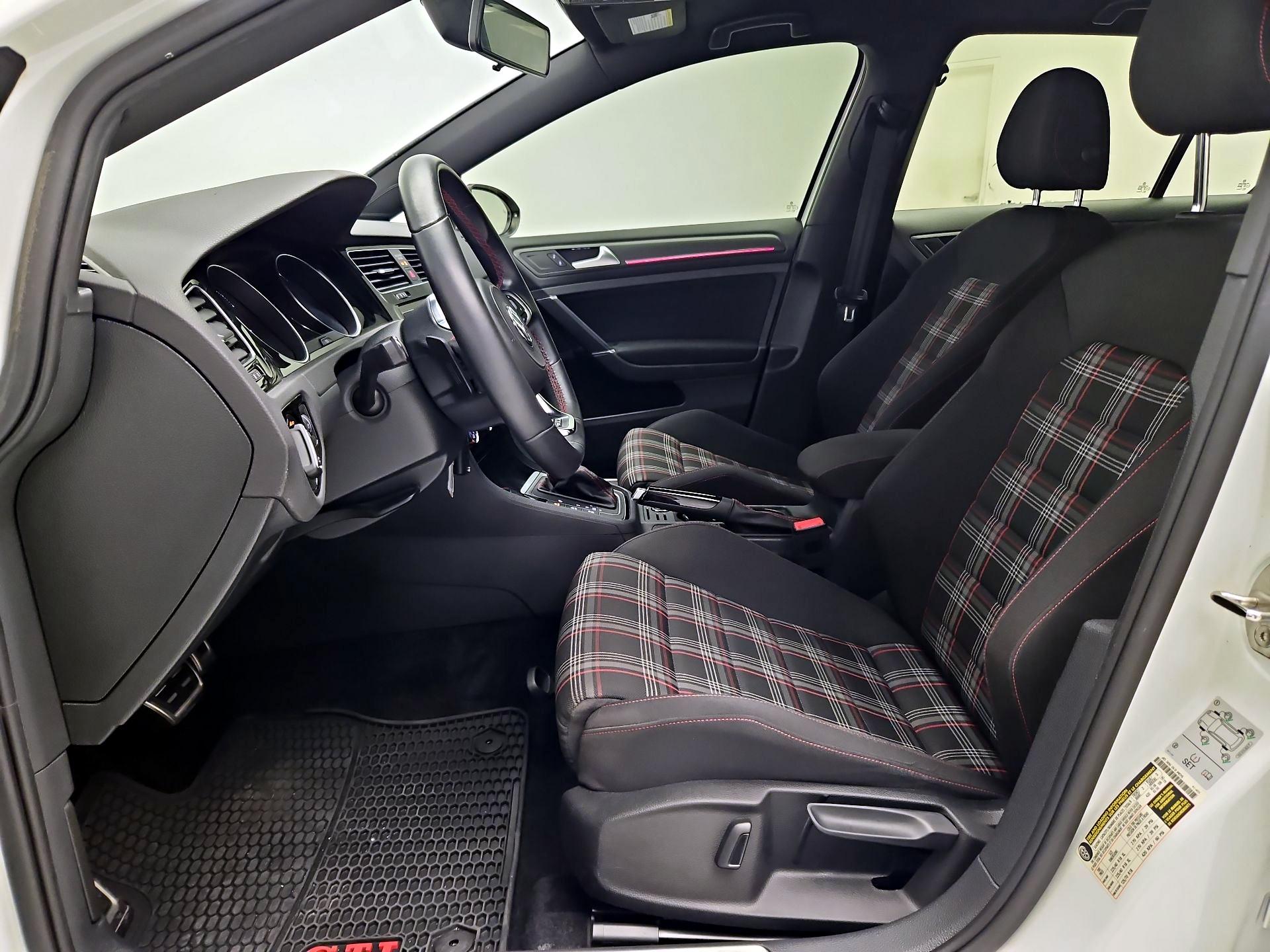 Thumbnail: 2020 Volkswagen Golf - 11