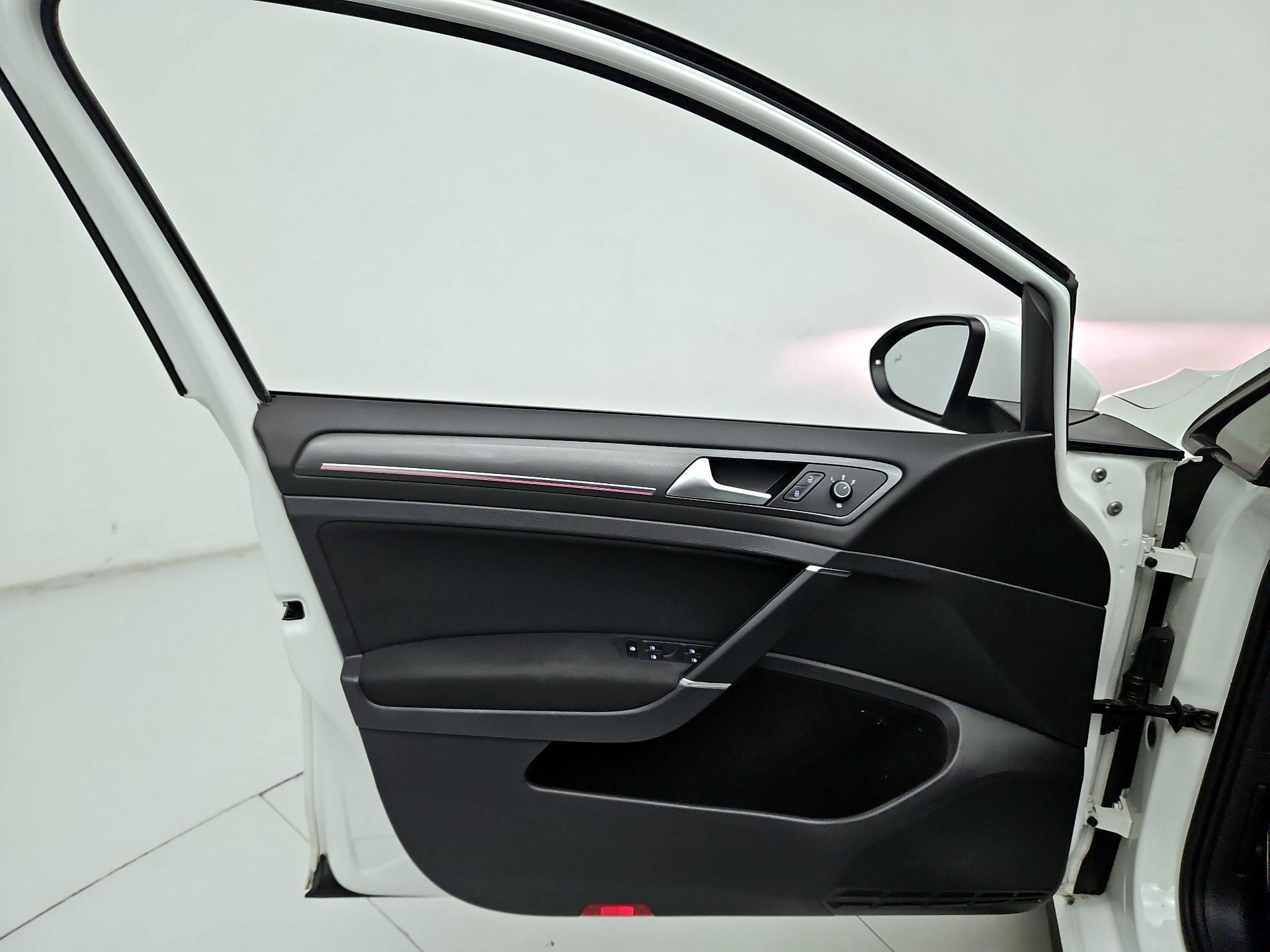Thumbnail: 2020 Volkswagen Golf - 12