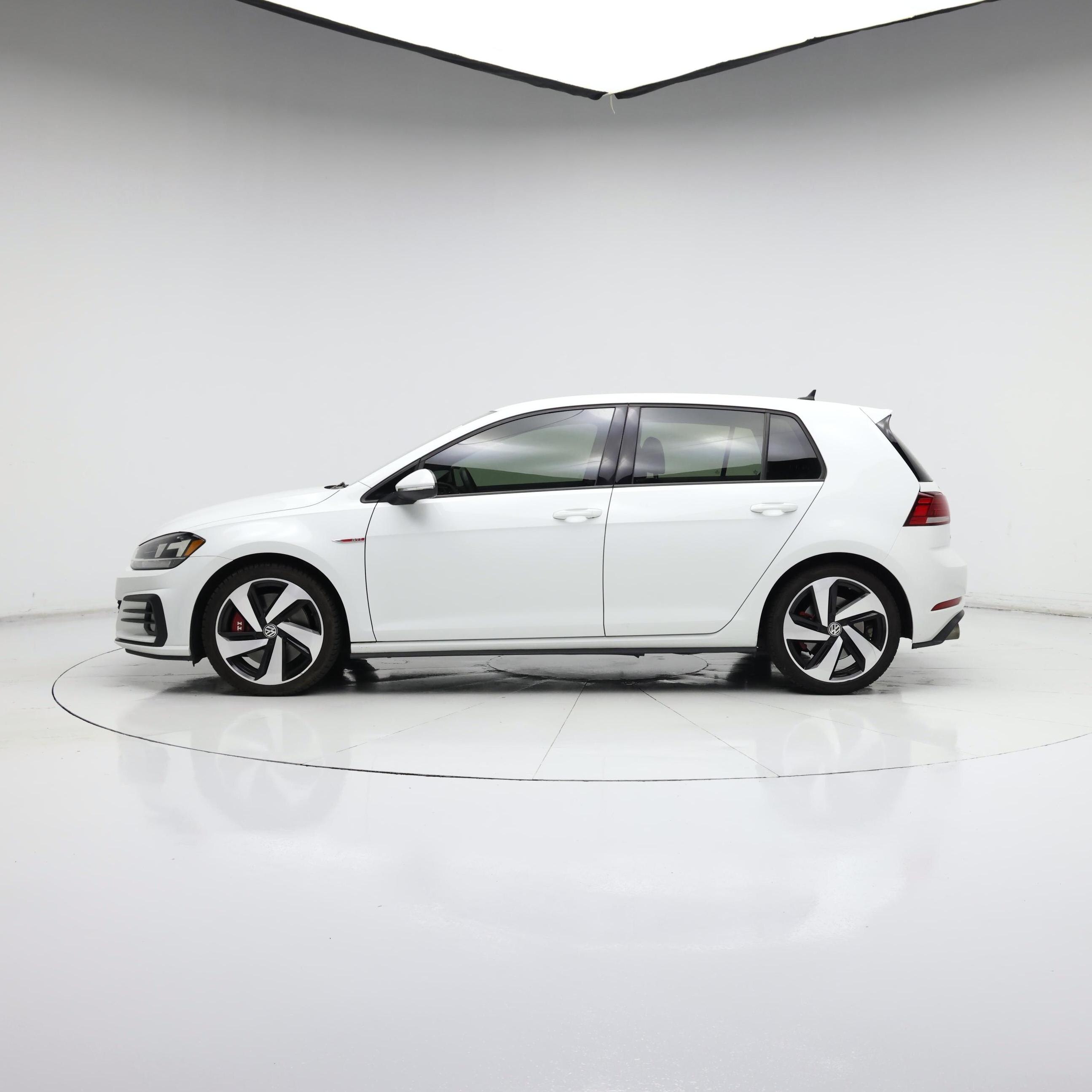 Thumbnail: 2020 Volkswagen Golf - 3