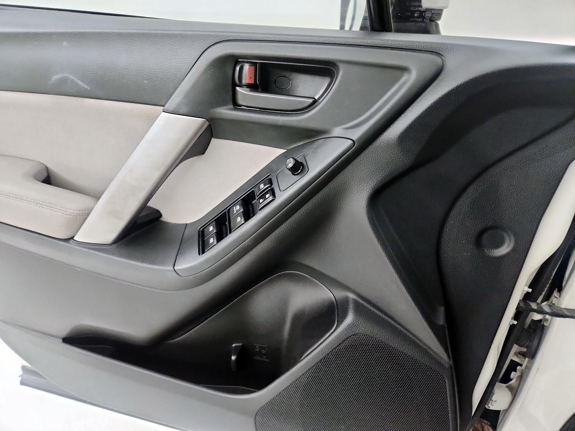Thumbnail: 2015 Subaru Forester - 12