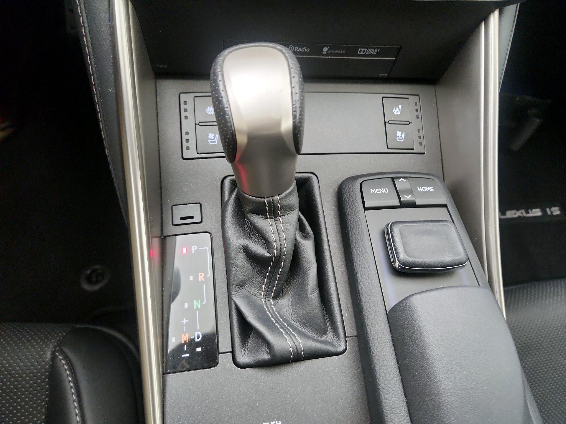 Thumbnail: 2015 Lexus IS - 16