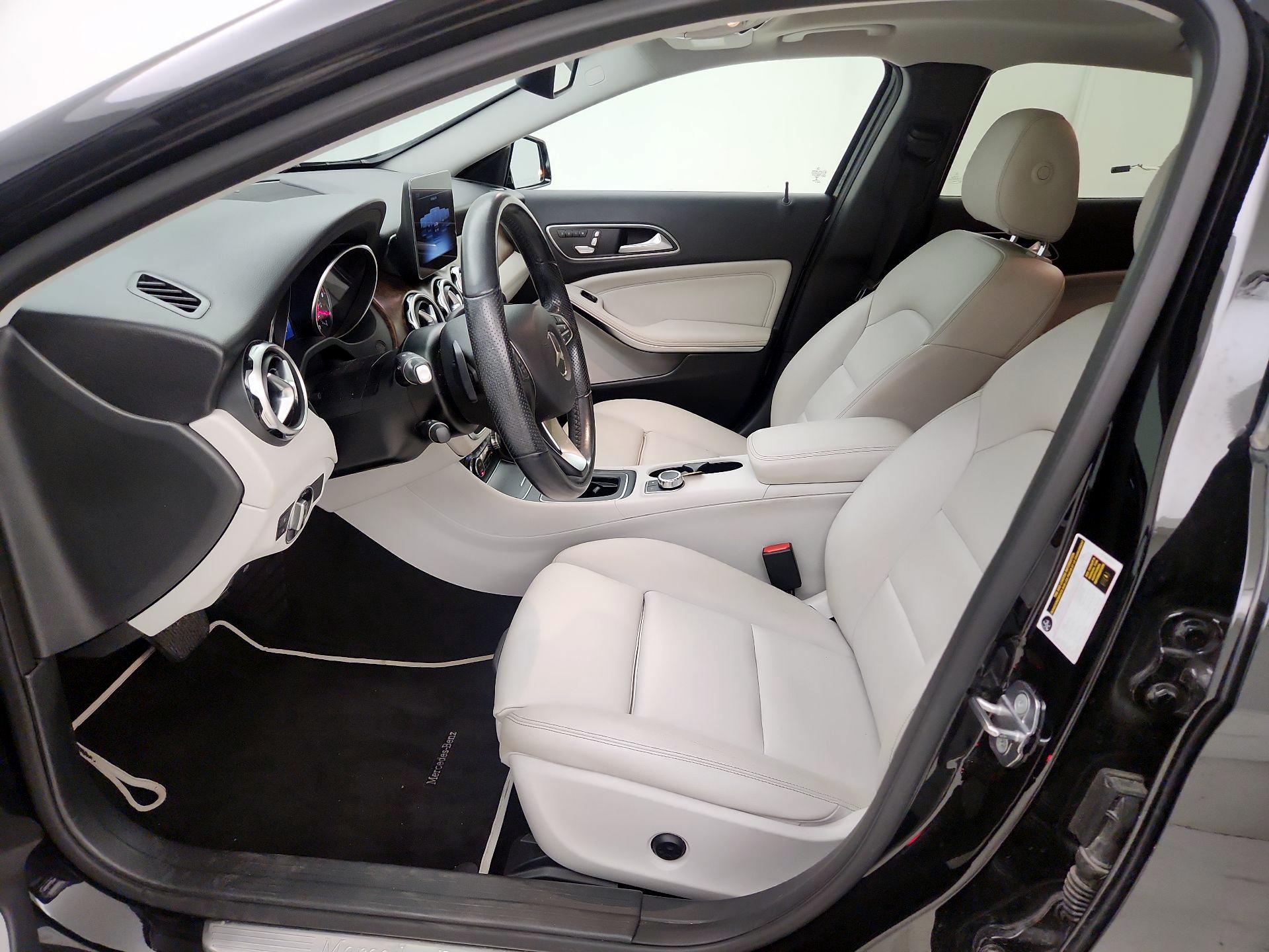 Thumbnail: 2019 Mercedes-Benz GLA - 11