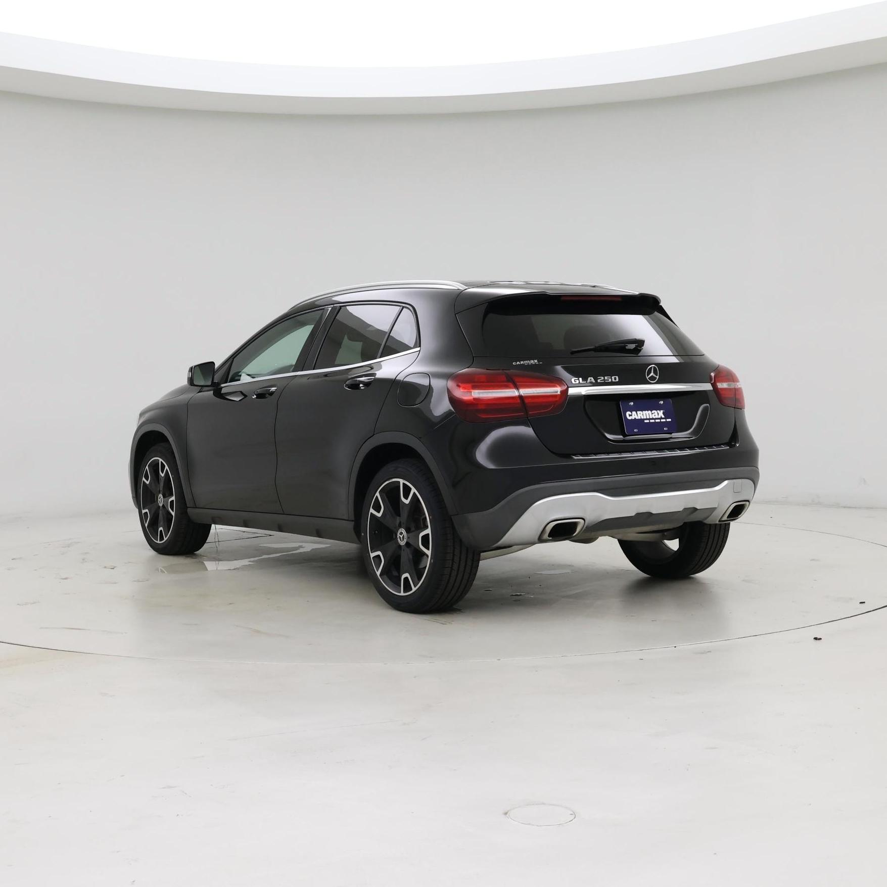 Thumbnail: 2019 Mercedes-Benz GLA - 2
