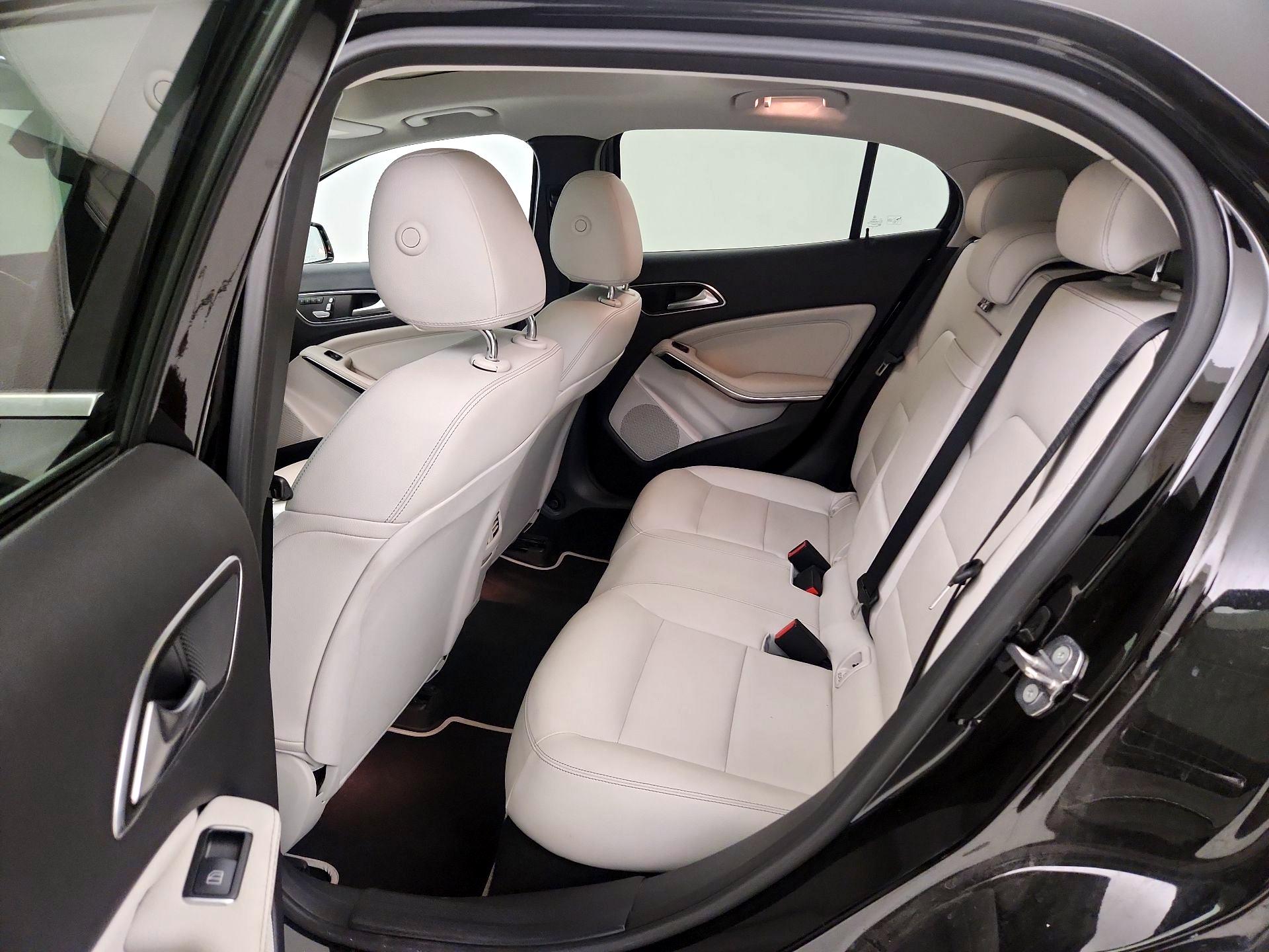 Thumbnail: 2019 Mercedes-Benz GLA - 19
