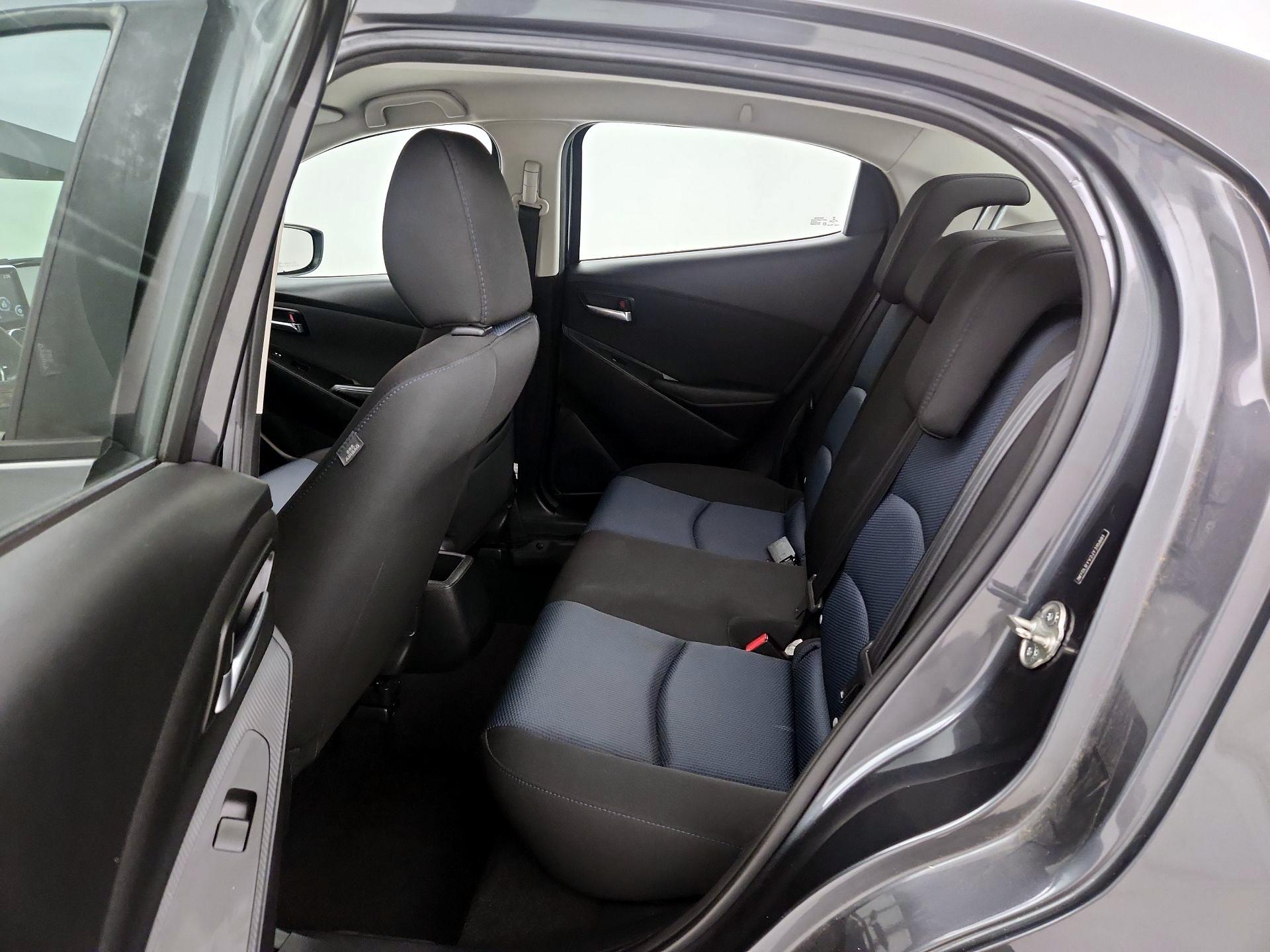 Thumbnail: 2018 Toyota Yaris iA - 10