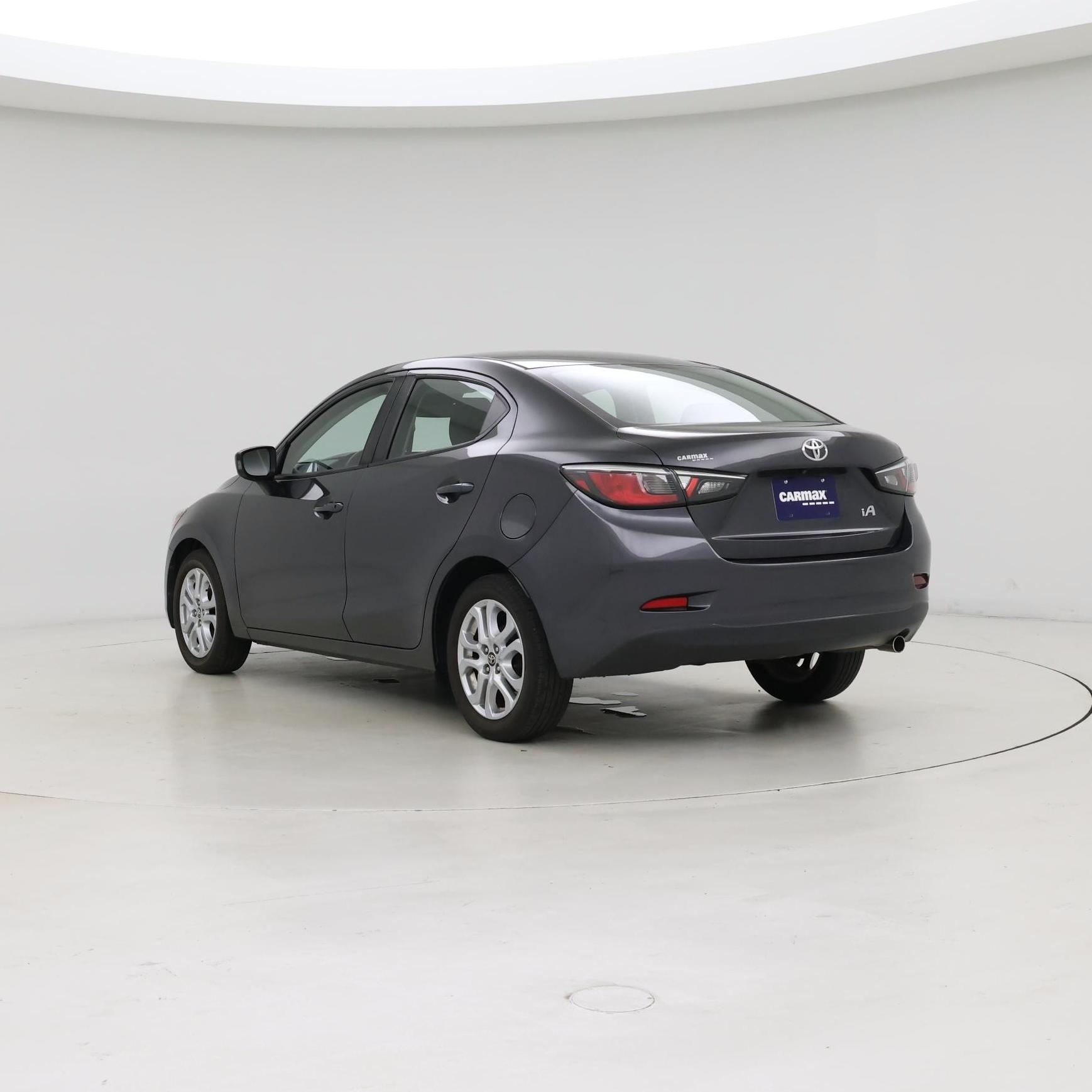 Thumbnail: 2018 Toyota Yaris iA - 2