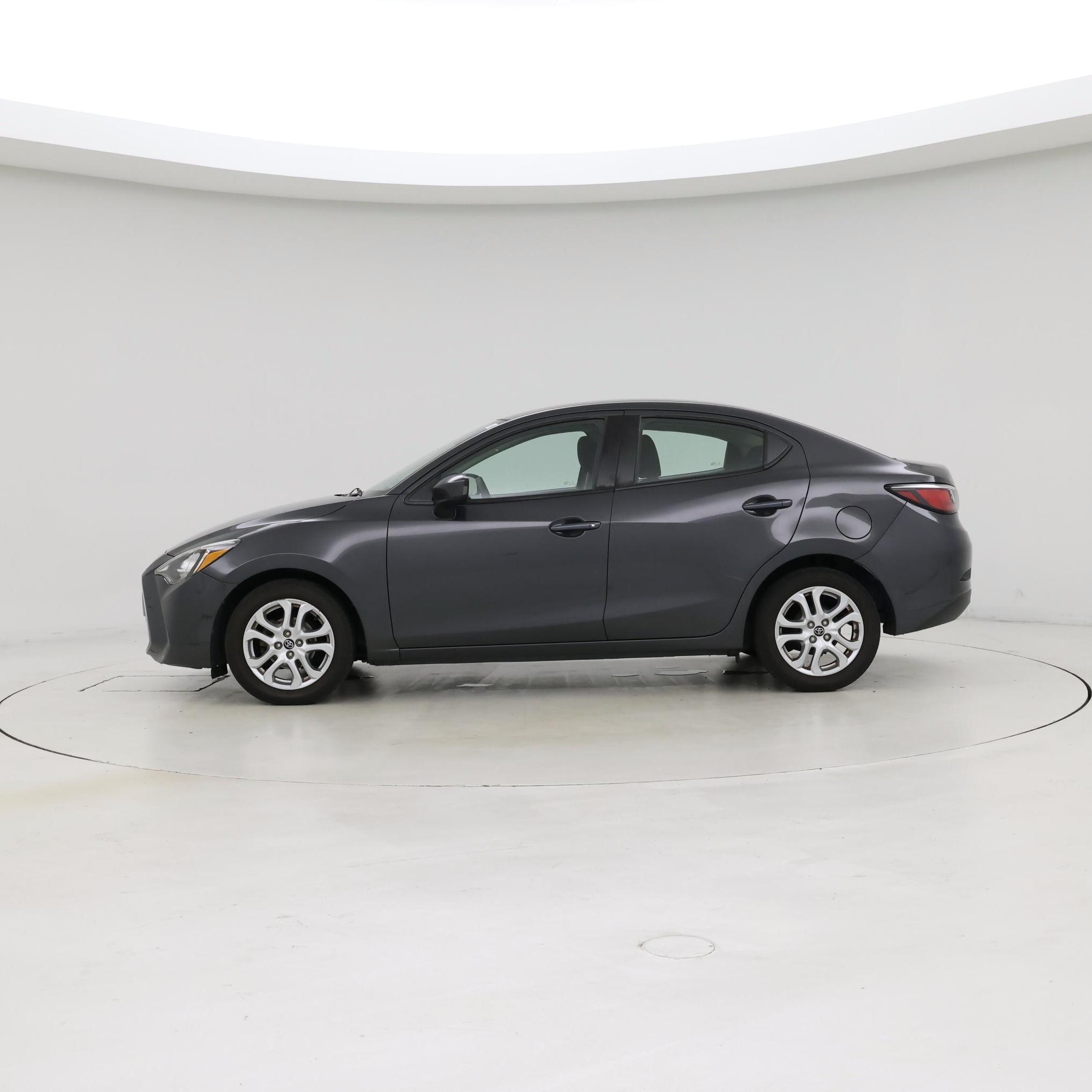 Thumbnail: 2018 Toyota Yaris iA - 3
