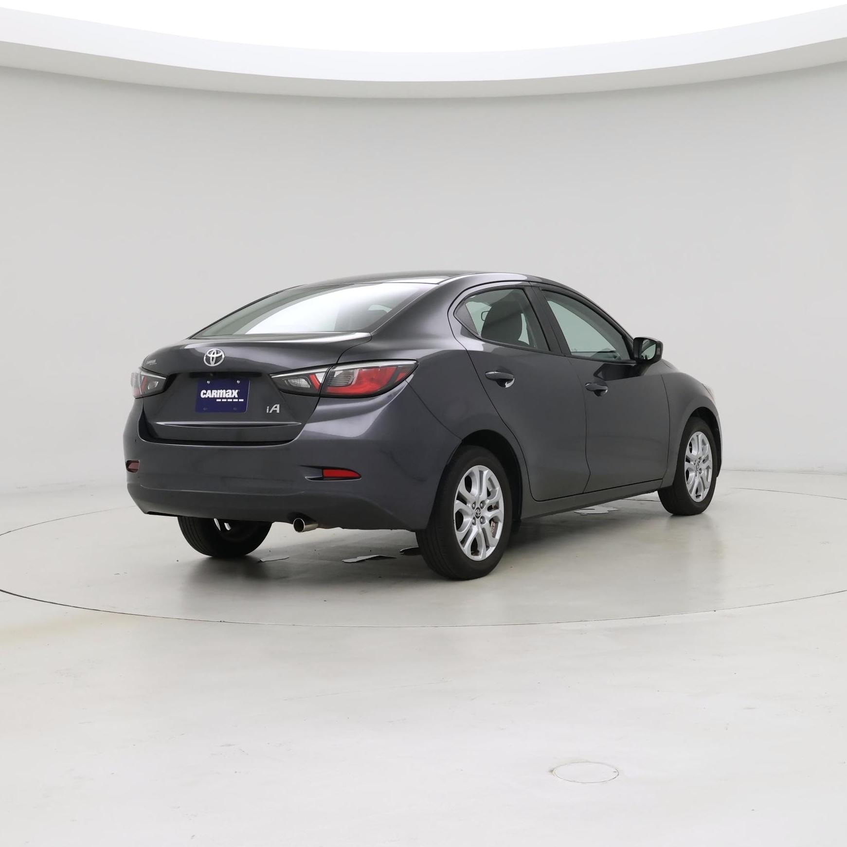 Thumbnail: 2018 Toyota Yaris iA - 8