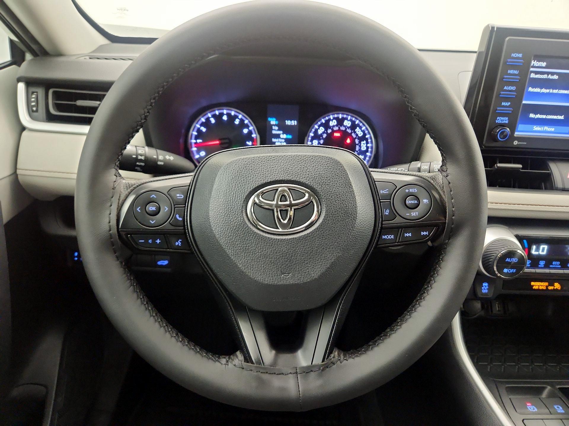 Thumbnail: 2021 Toyota RAV4 - 10