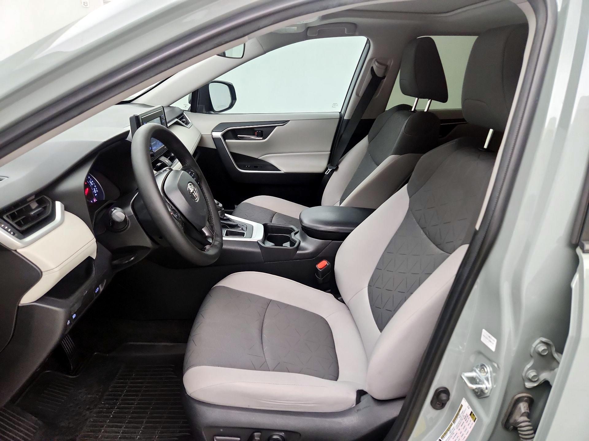 Thumbnail: 2021 Toyota RAV4 - 11