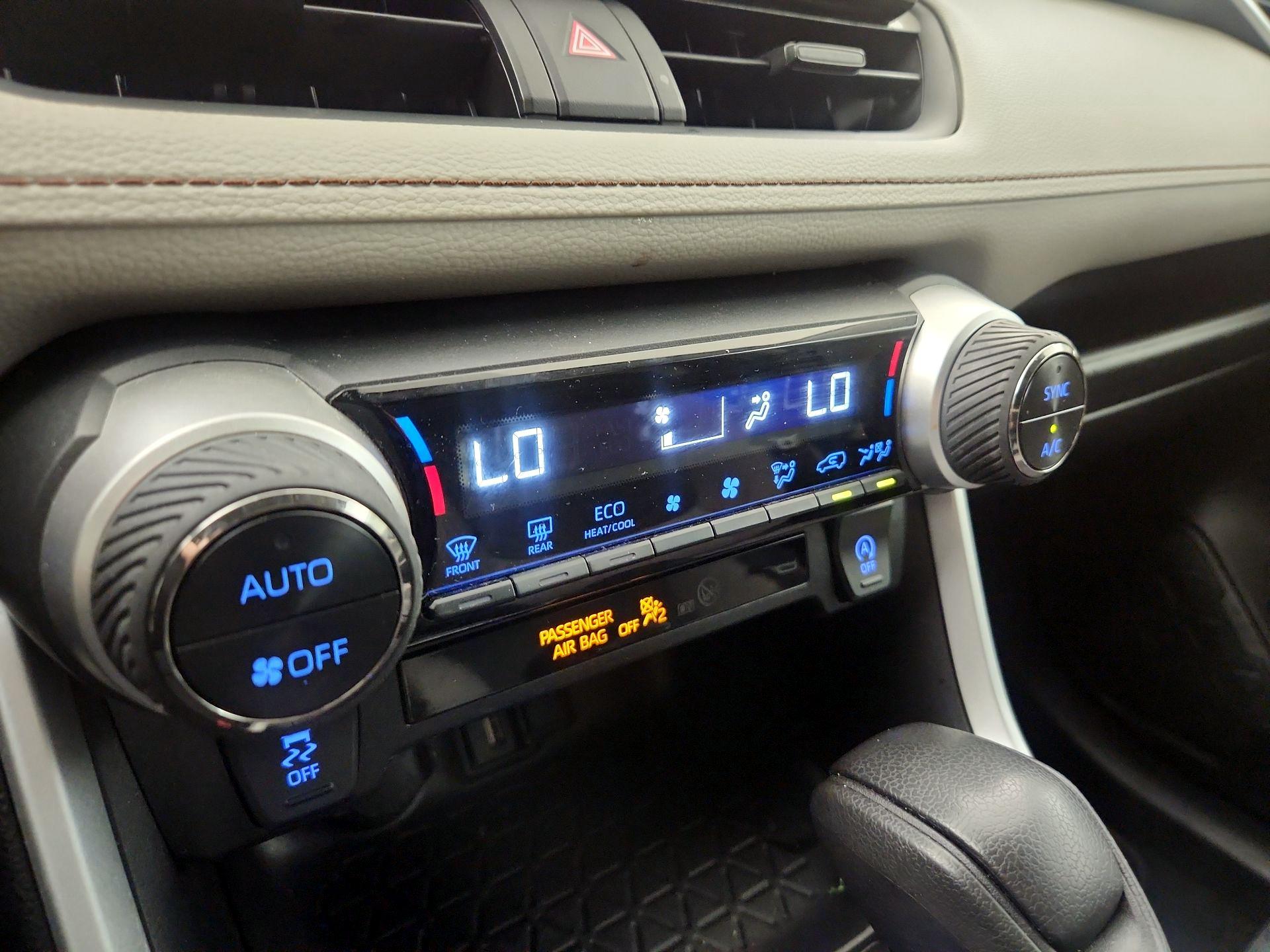 Thumbnail: 2021 Toyota RAV4 - 16