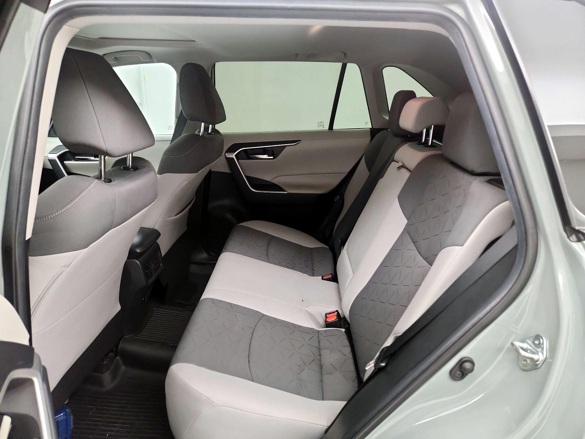 Thumbnail: 2021 Toyota RAV4 - 18