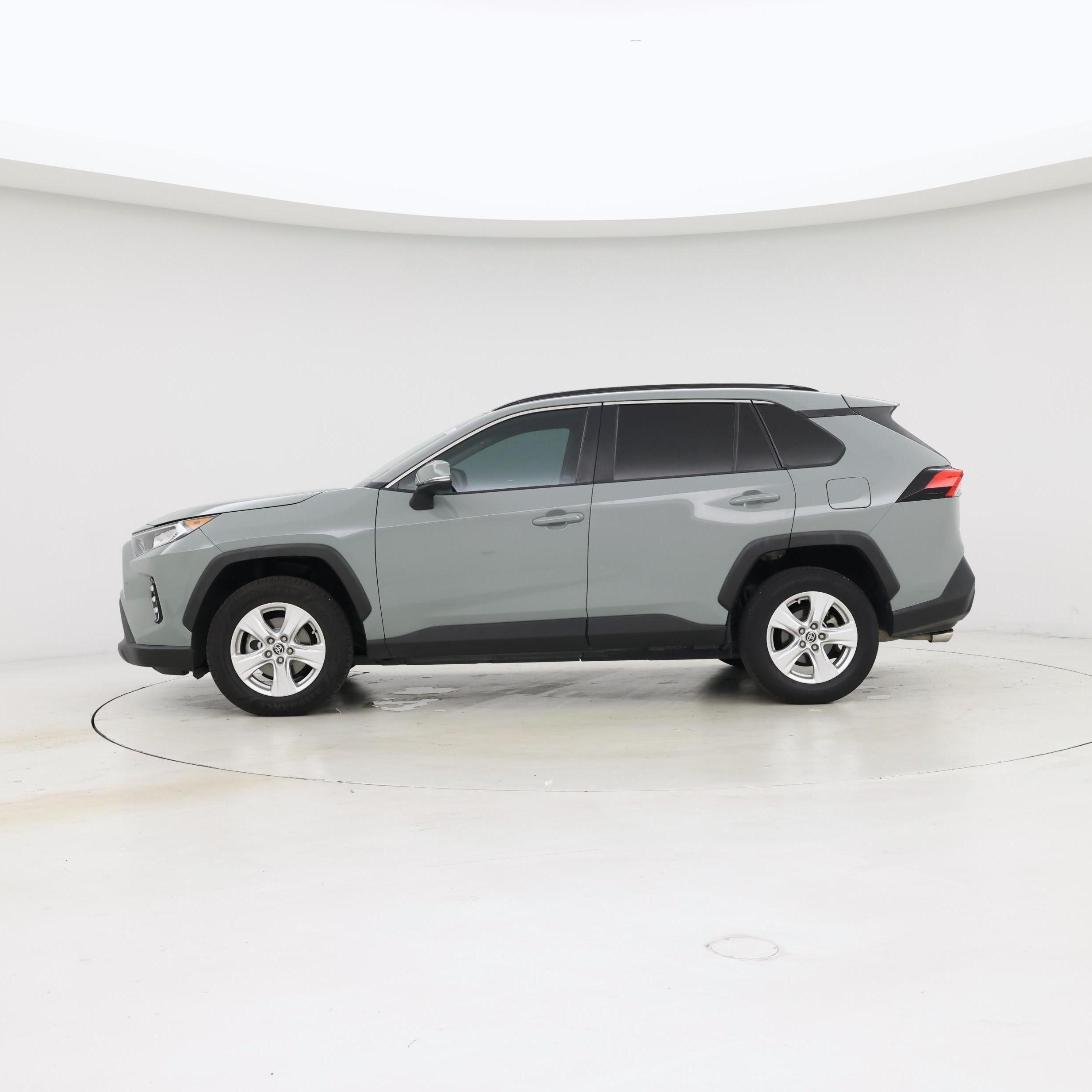 Thumbnail: 2021 Toyota RAV4 - 3