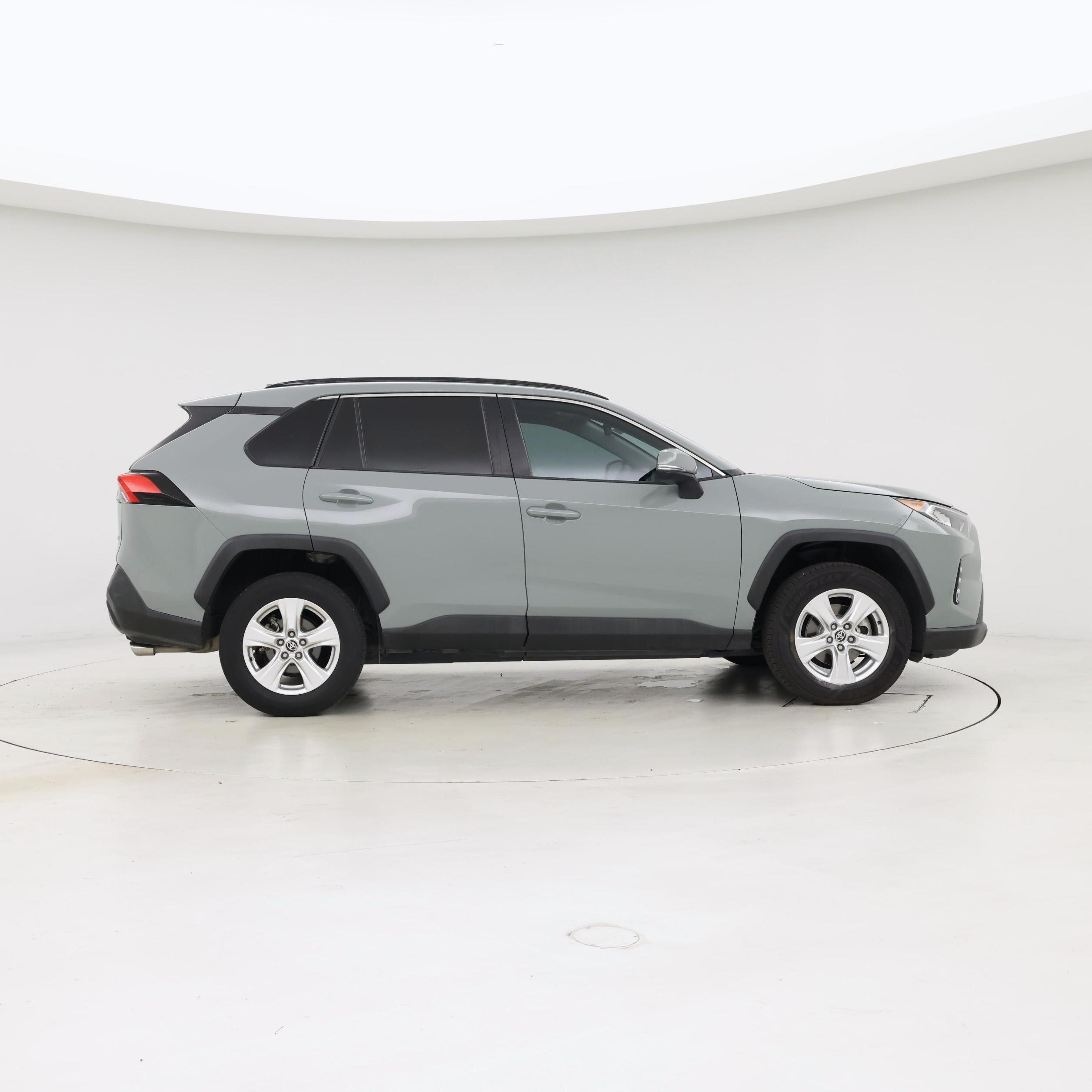 Thumbnail: 2021 Toyota RAV4 - 7