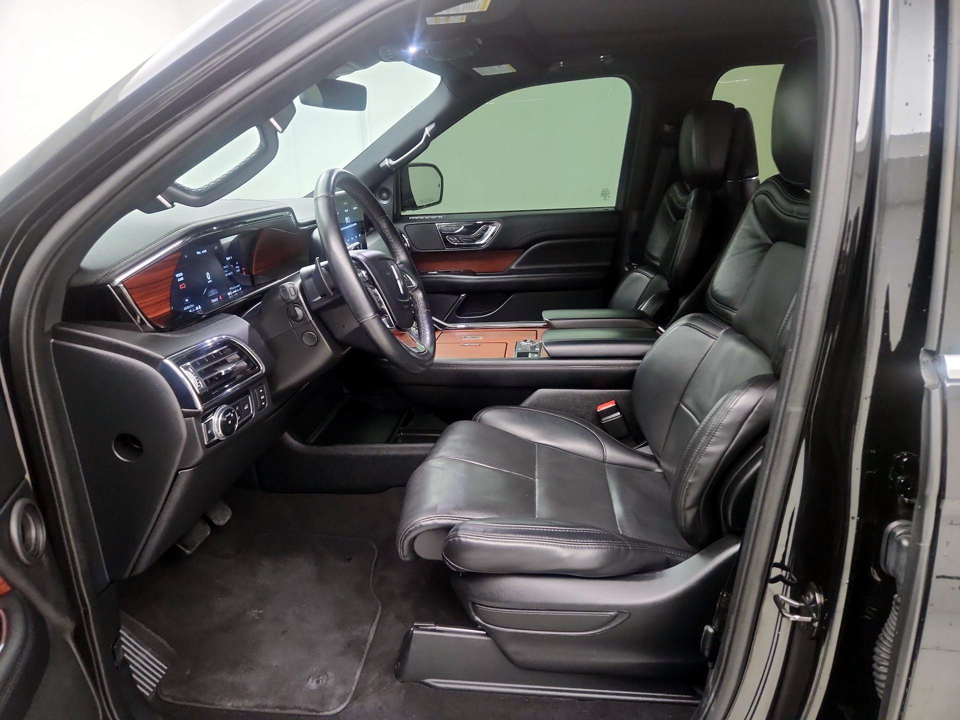 Thumbnail: 2021 Lincoln Navigator - 11