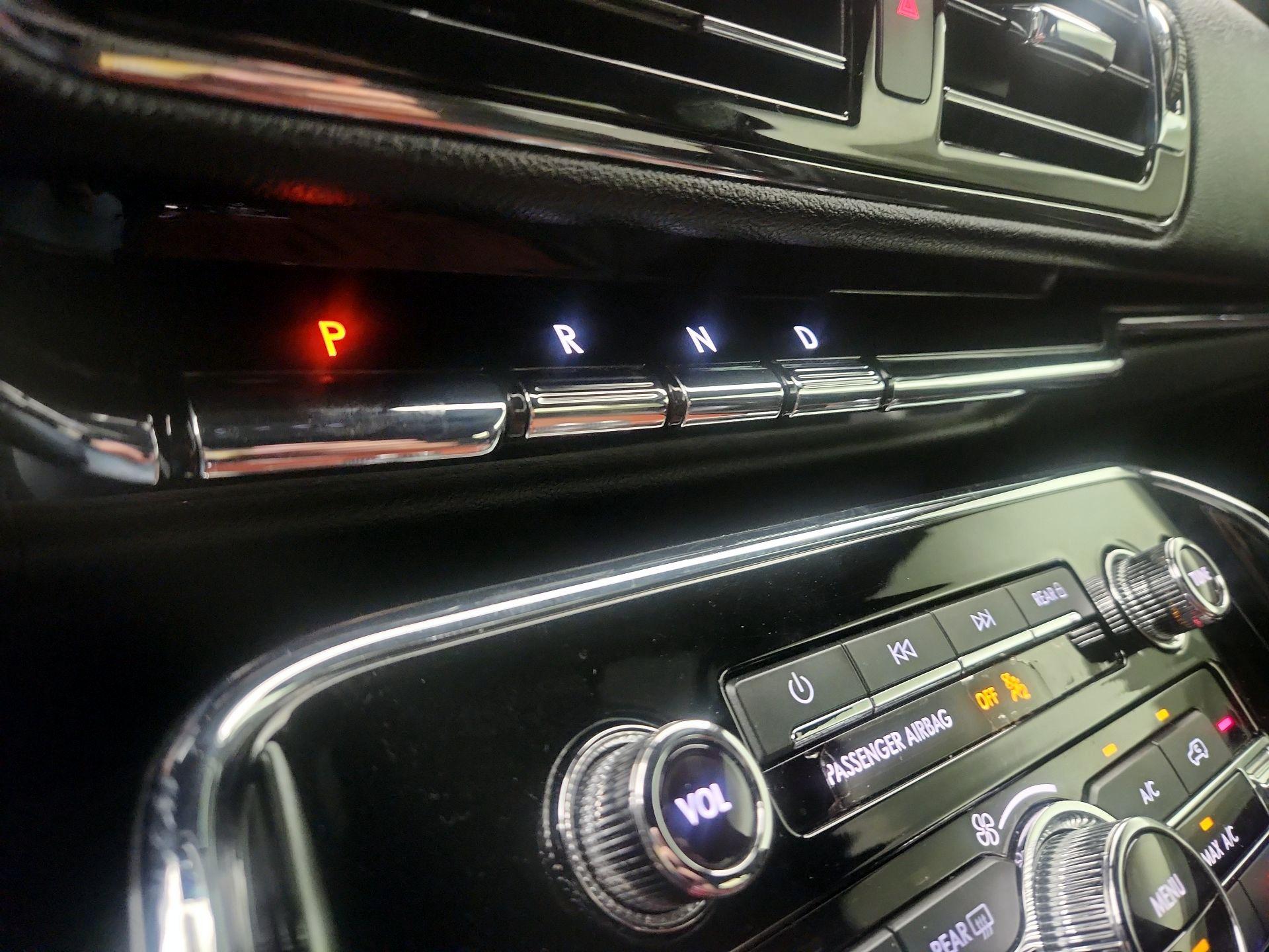 Thumbnail: 2021 Lincoln Navigator - 15