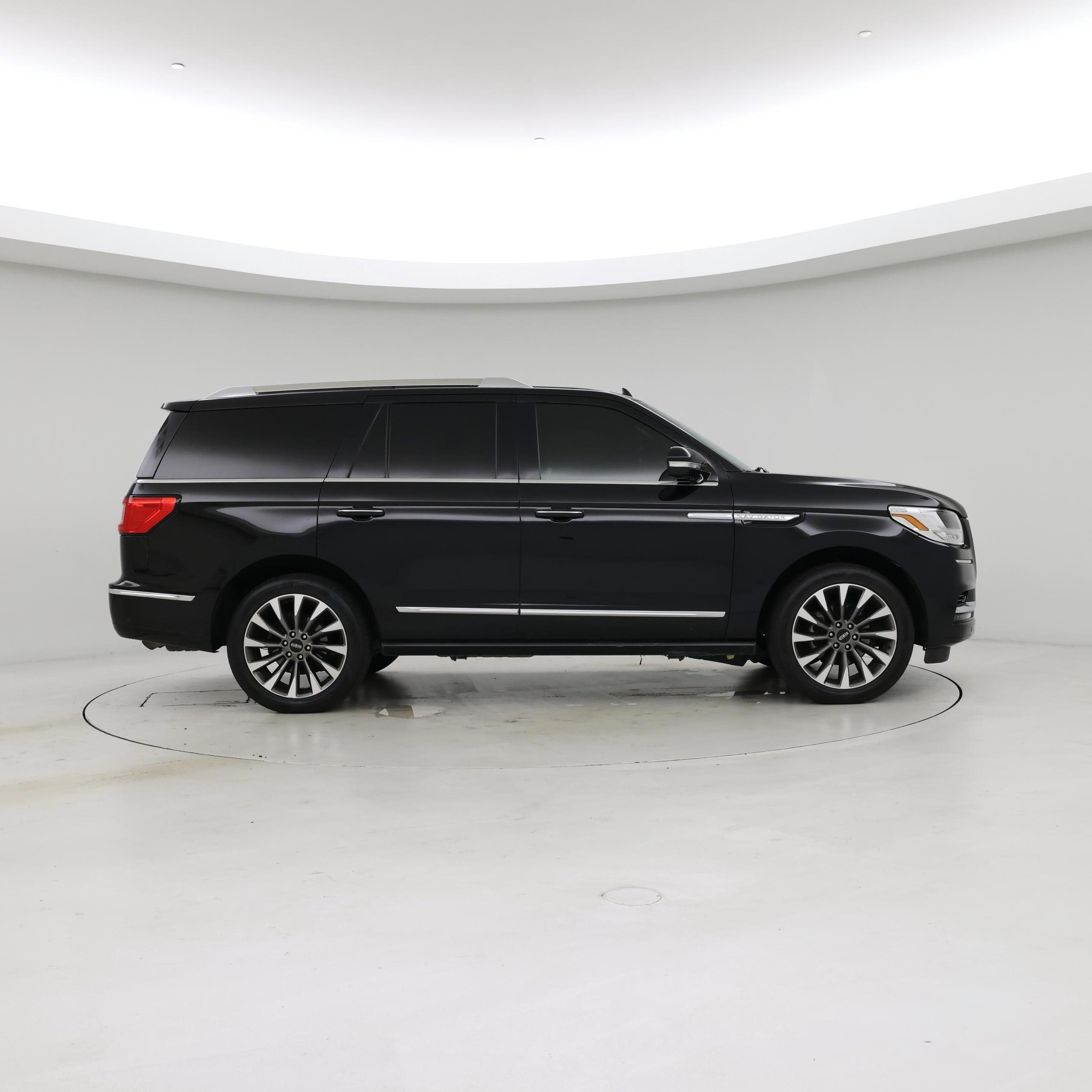 Thumbnail: 2021 Lincoln Navigator - 7