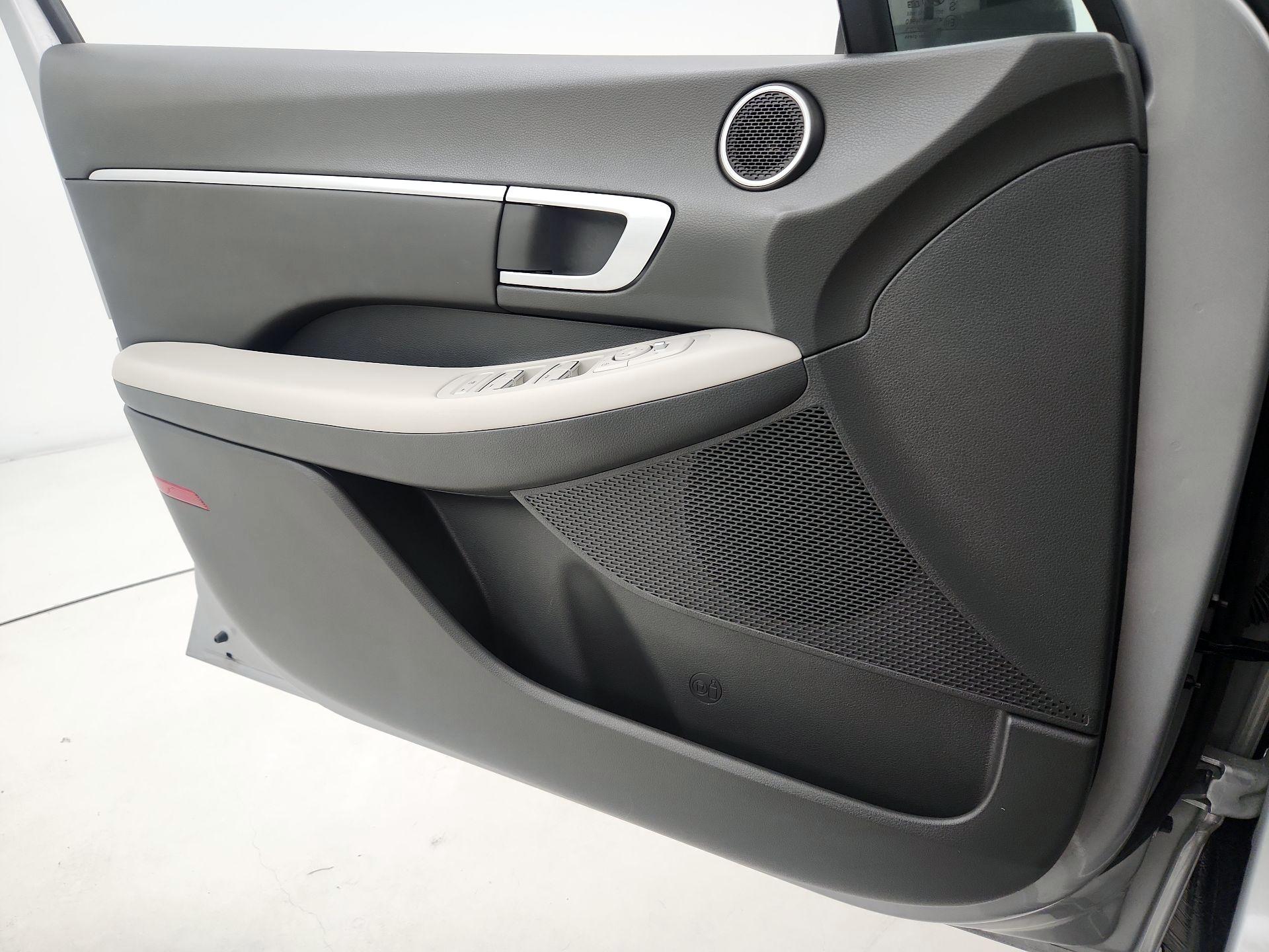 Thumbnail: 2023 Hyundai Sonata - 12