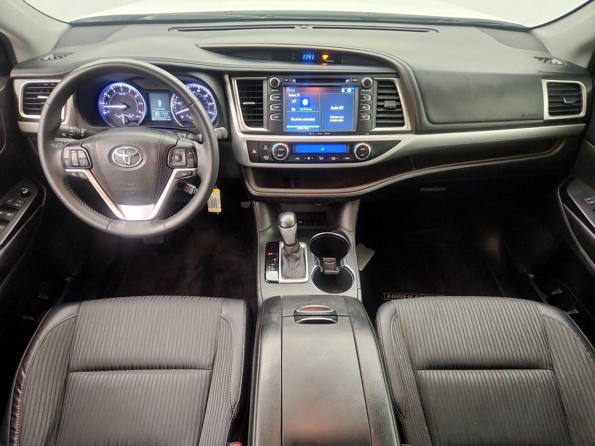 Thumbnail: 2016 Toyota Highlander - 9