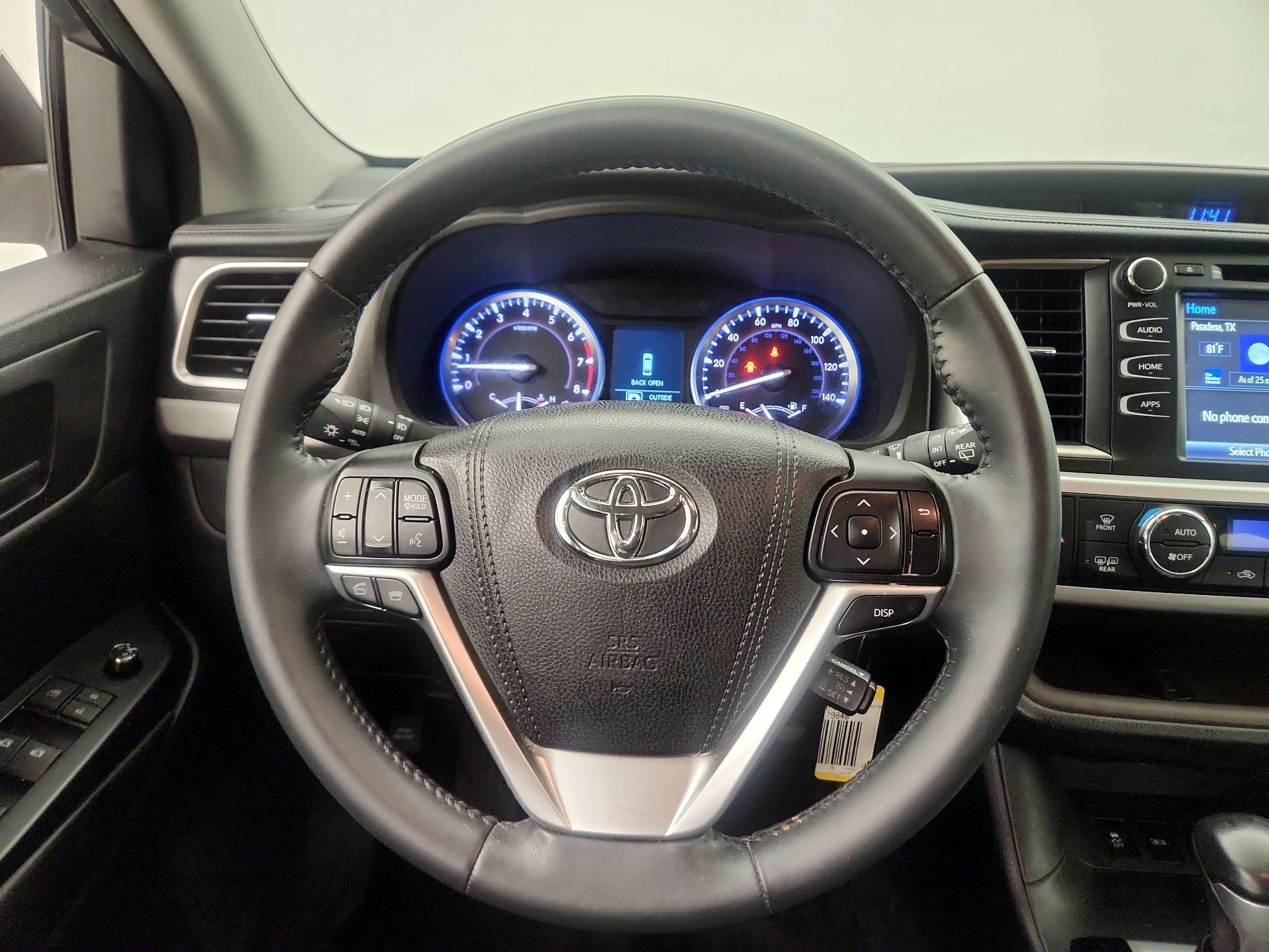 Thumbnail: 2016 Toyota Highlander - 10