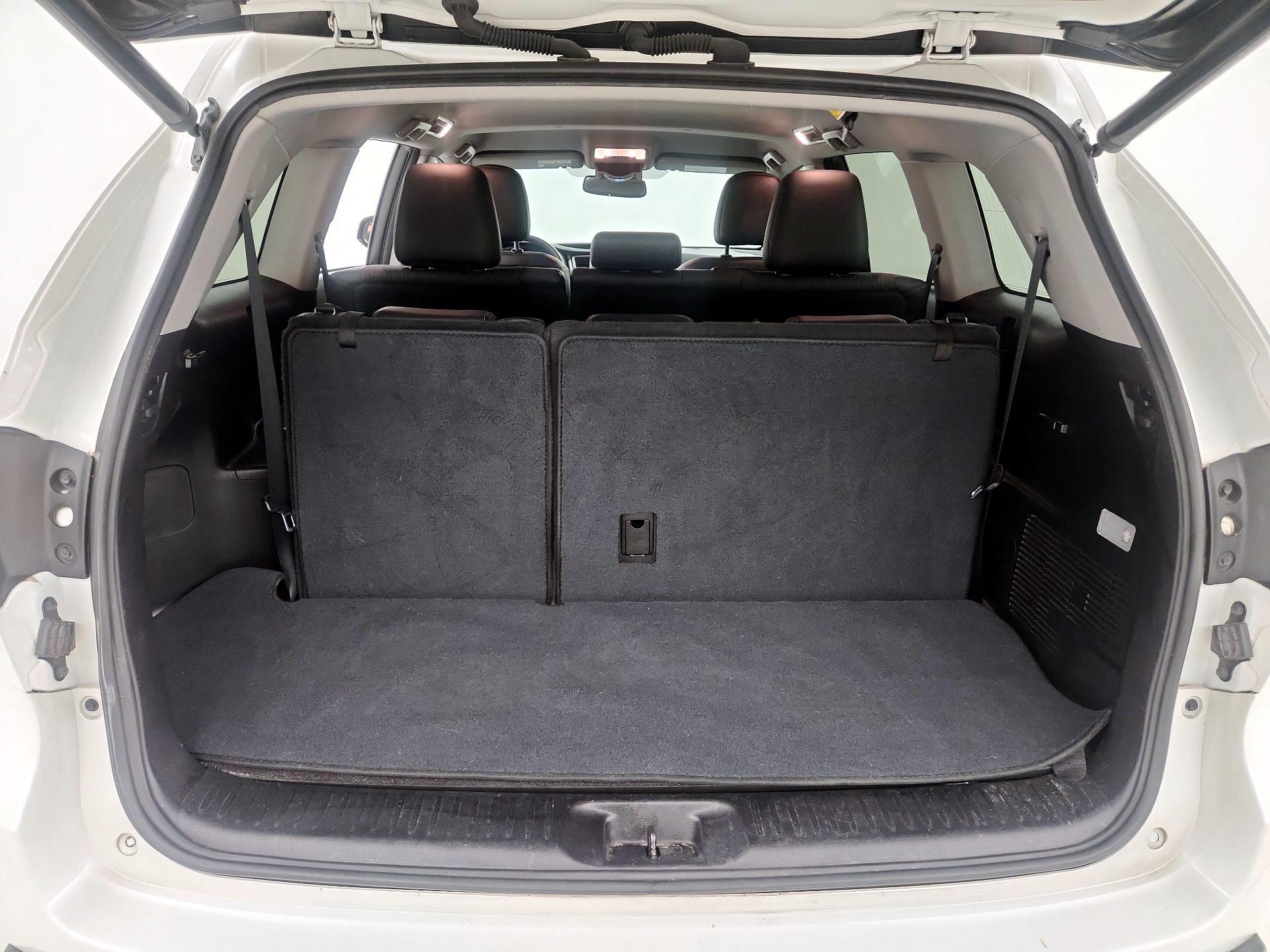 Thumbnail: 2016 Toyota Highlander - 20