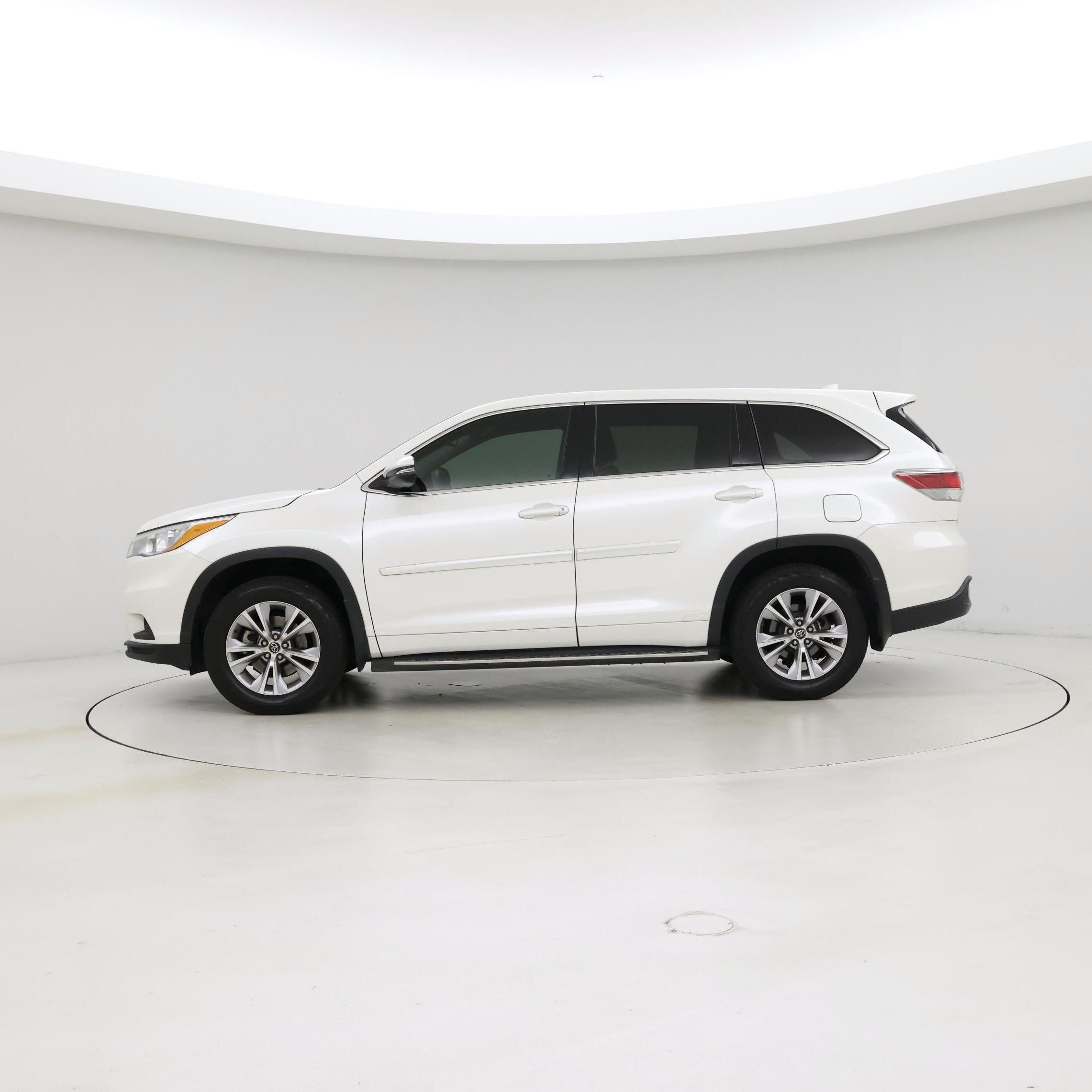 Thumbnail: 2016 Toyota Highlander - 3