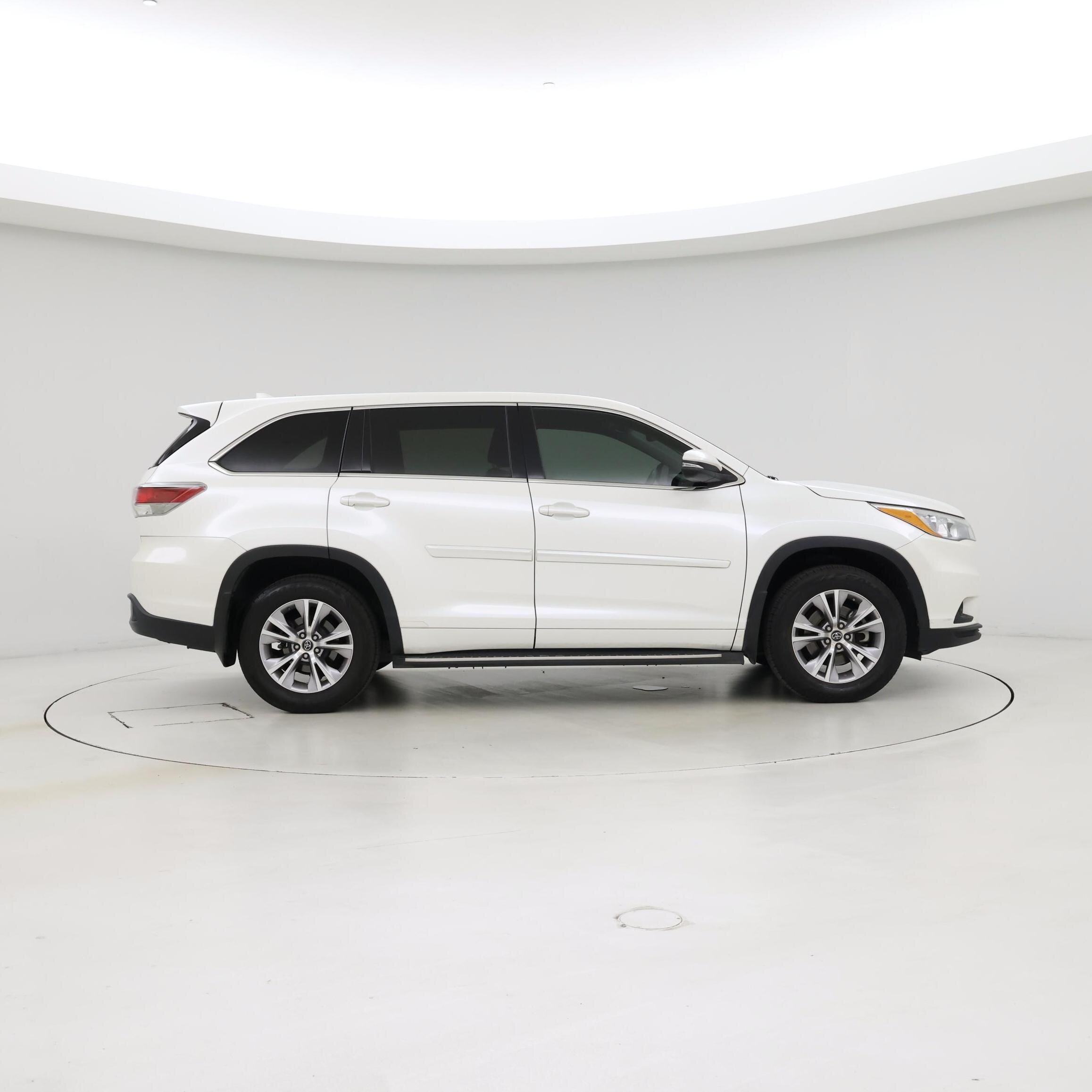 Thumbnail: 2016 Toyota Highlander - 7
