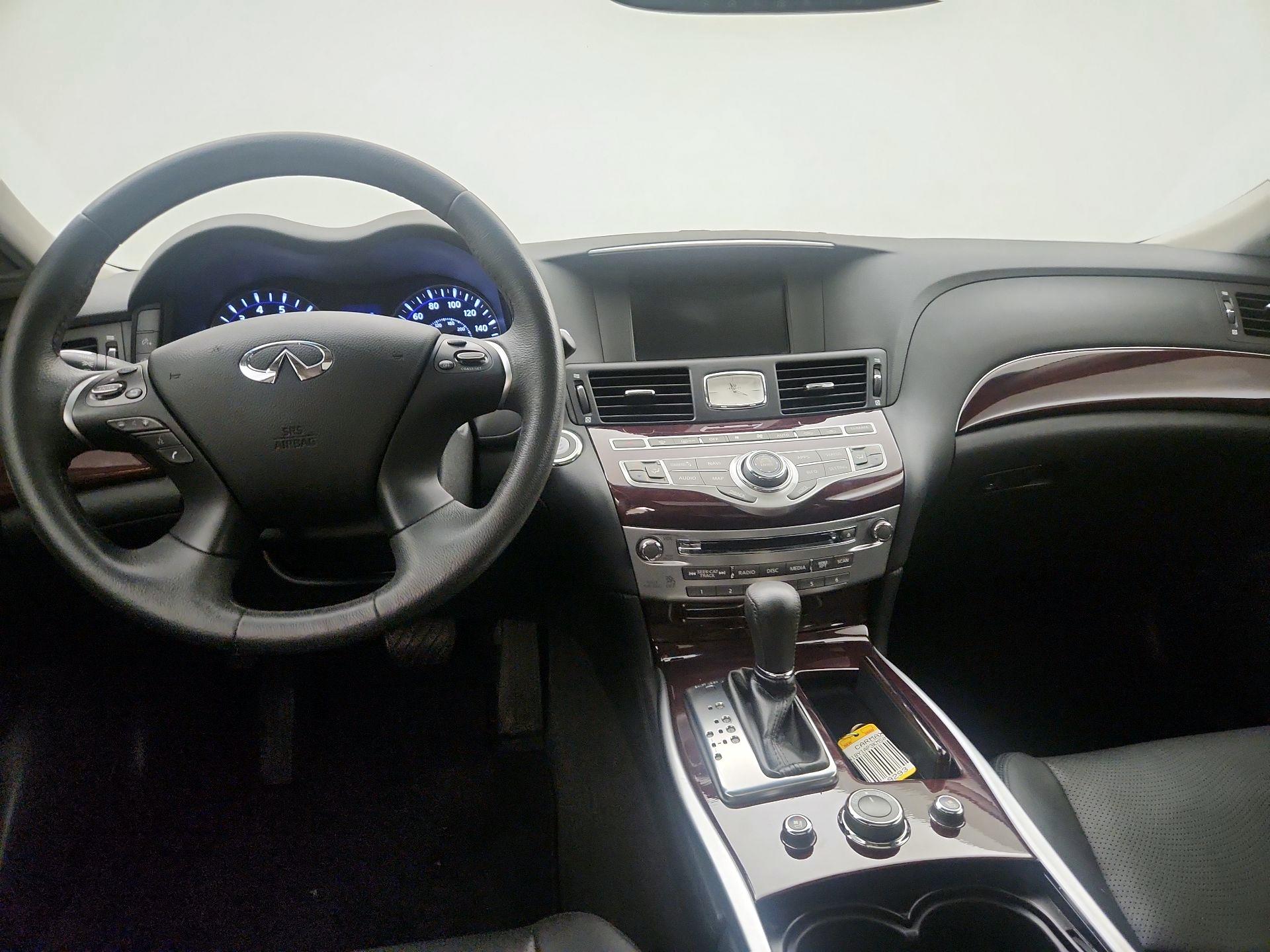 Thumbnail: 2019 INFINITI Q70 - 9