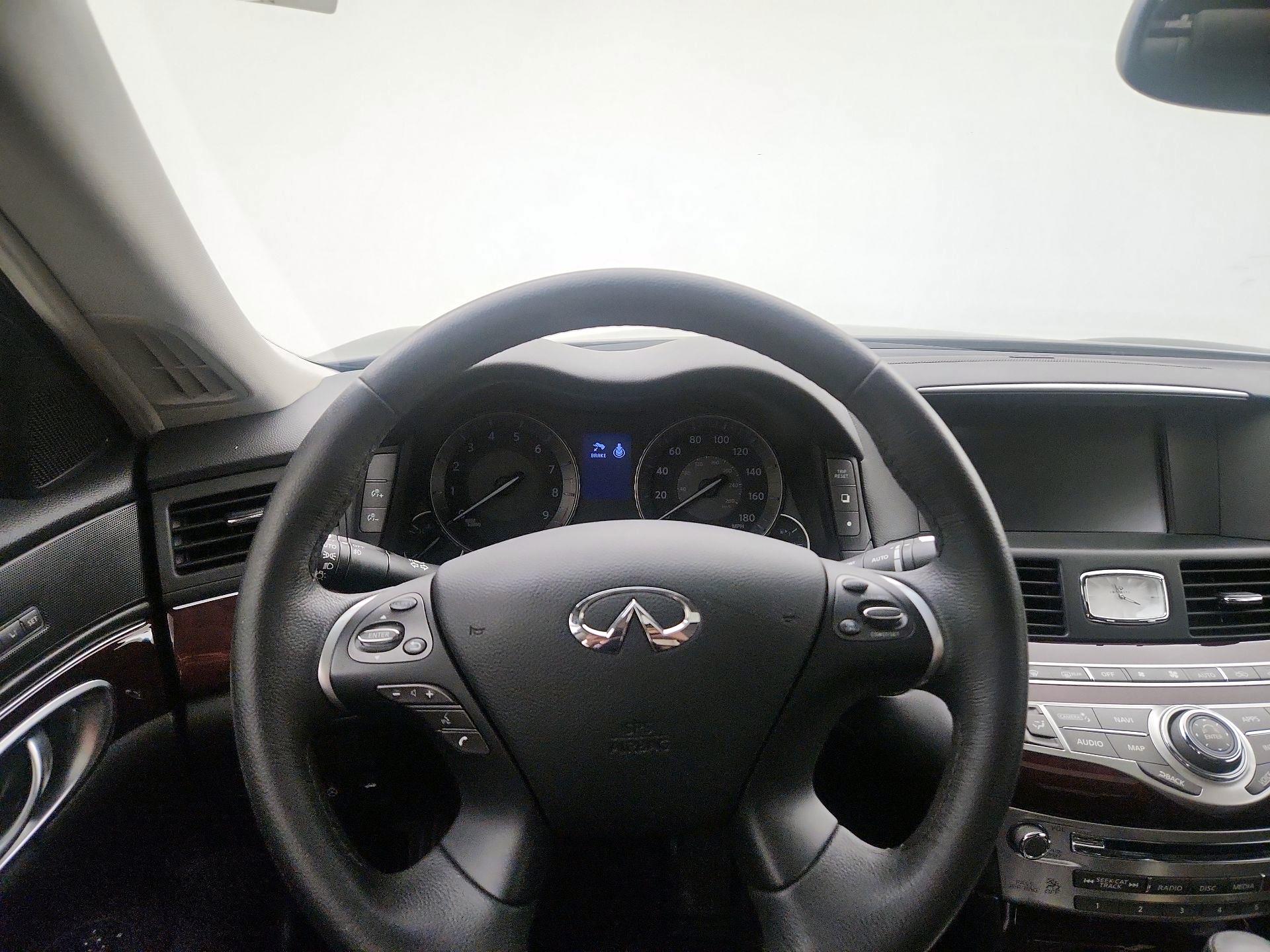Thumbnail: 2019 INFINITI Q70 - 10