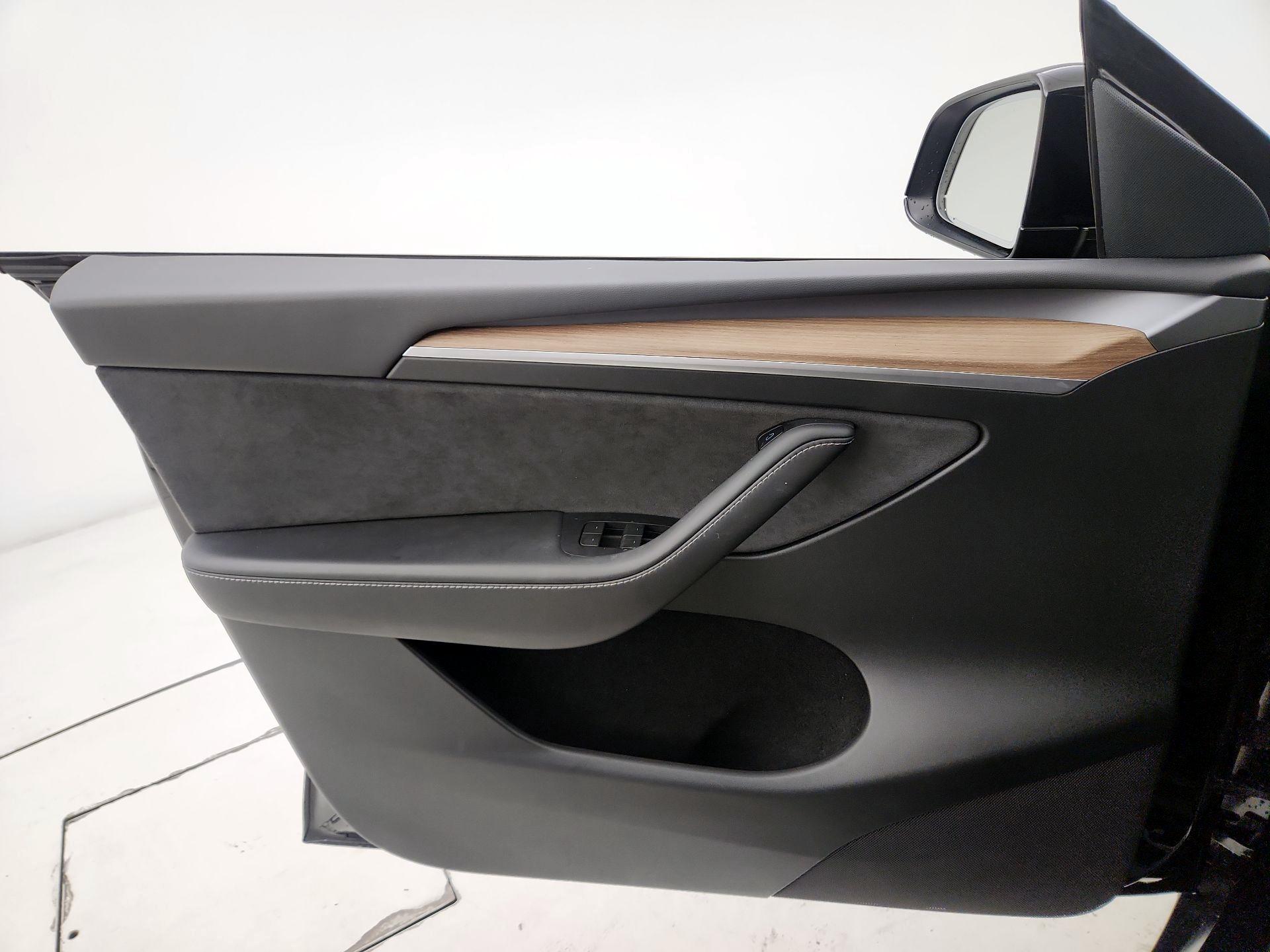 Thumbnail: 2023 Tesla Model Y - 12