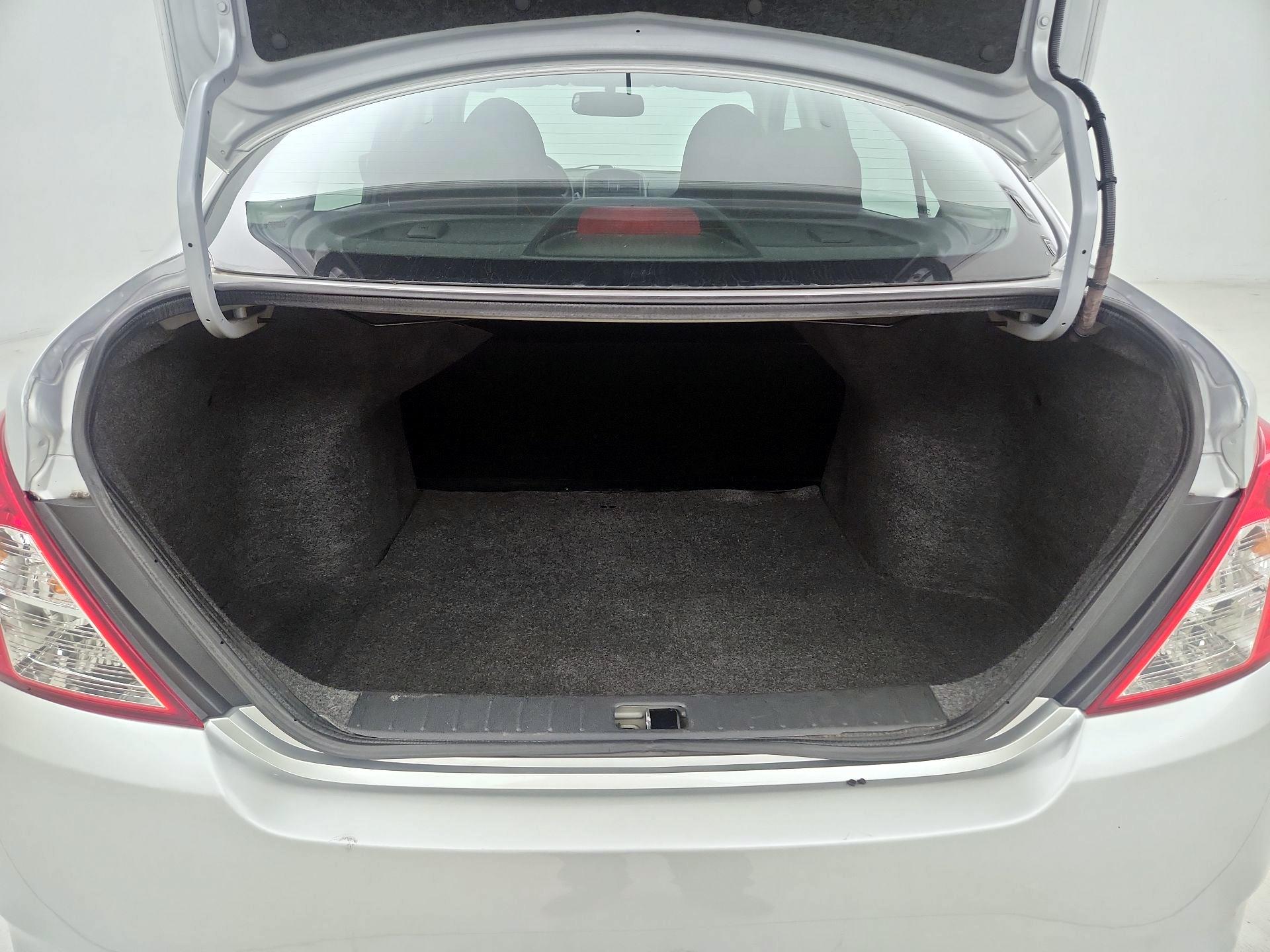 Thumbnail: 2016 Nissan Versa - 18