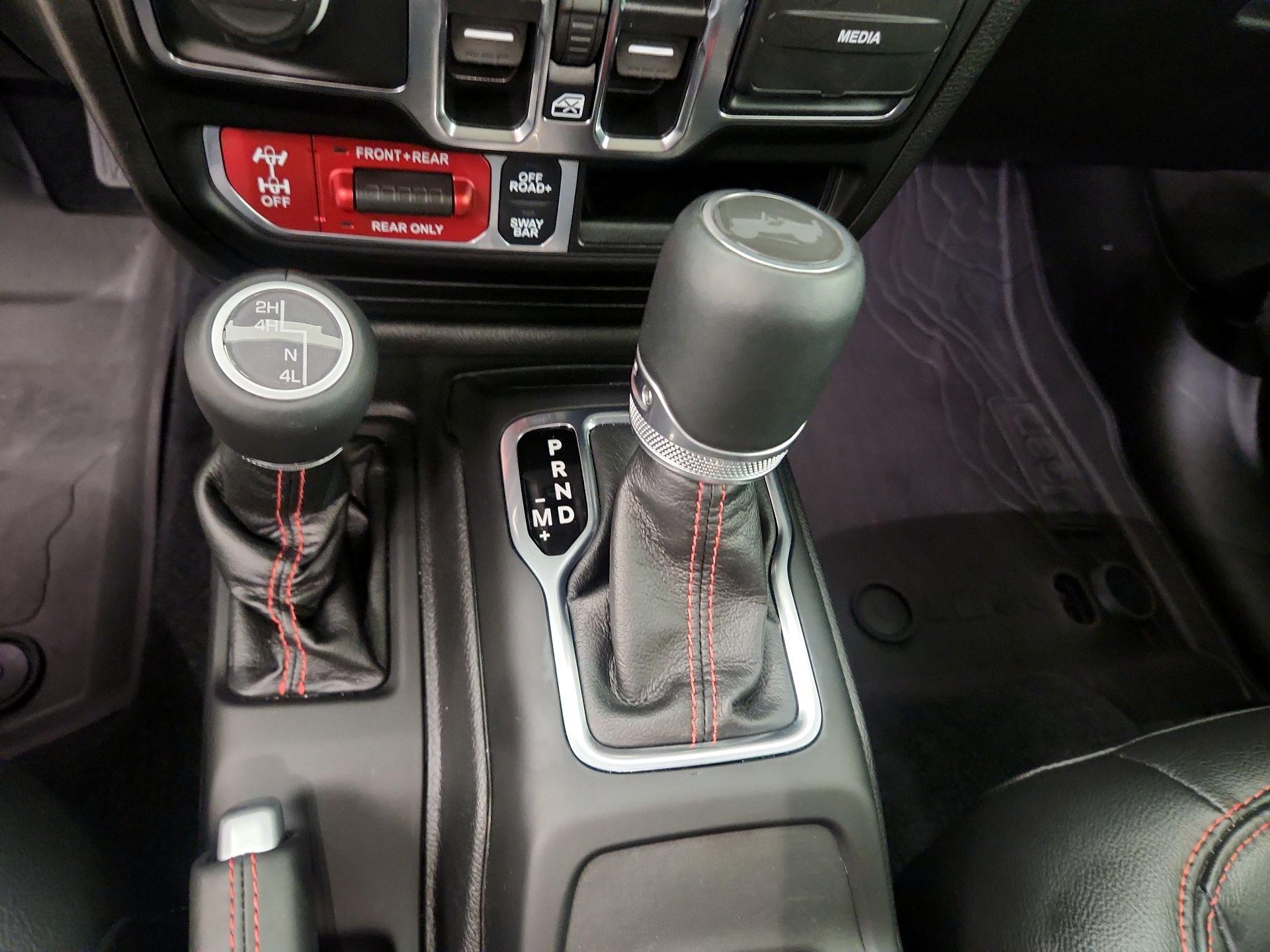 Thumbnail: 2022 Jeep Wrangler - 15