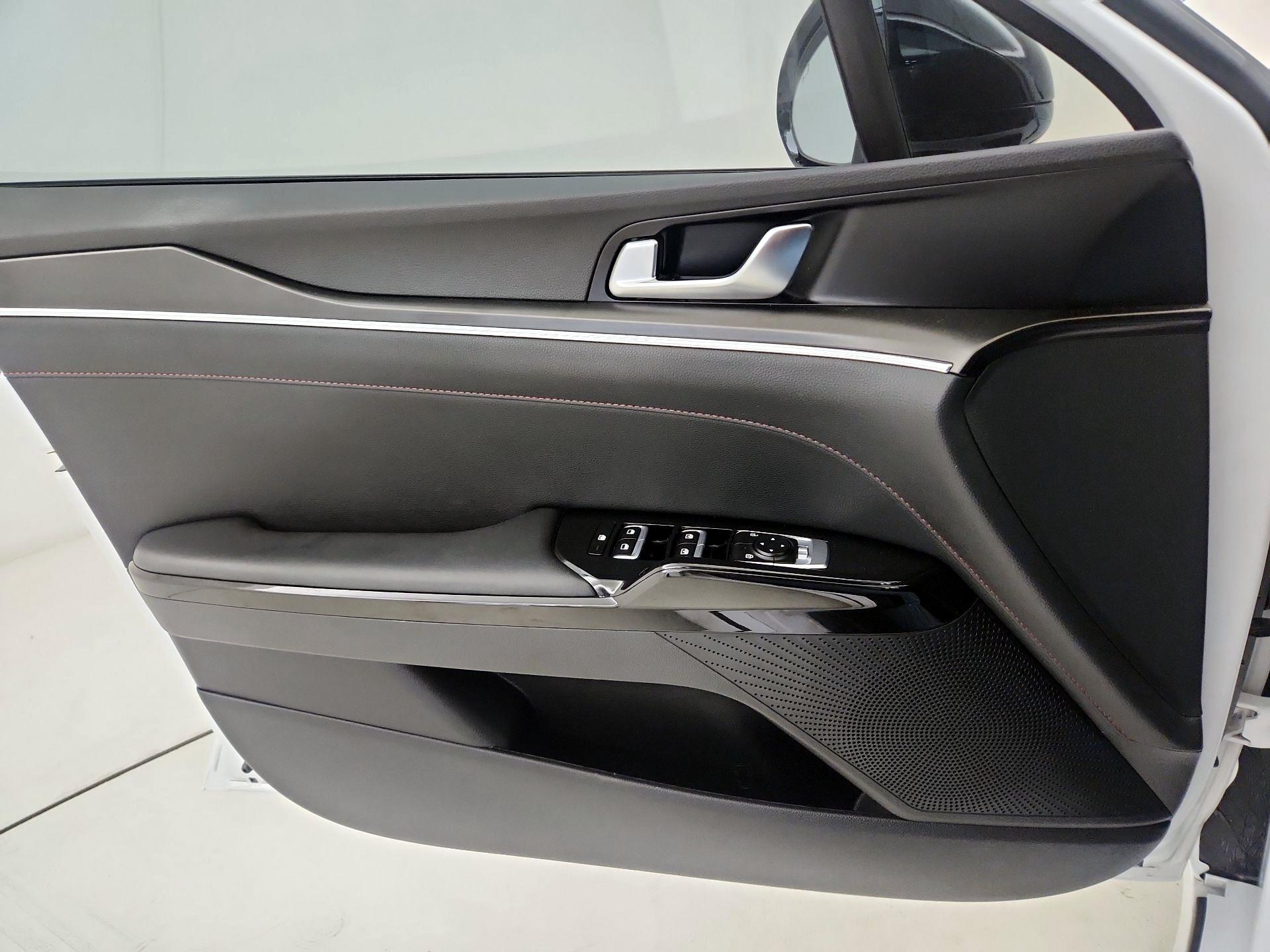 Thumbnail: 2023 Kia K5 - 12