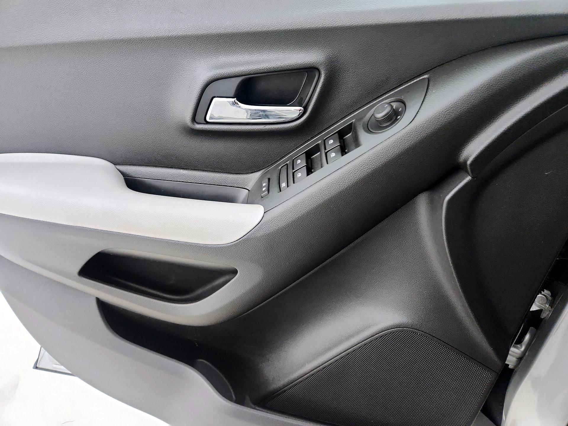 Thumbnail: 2019 Chevrolet Trax - 12