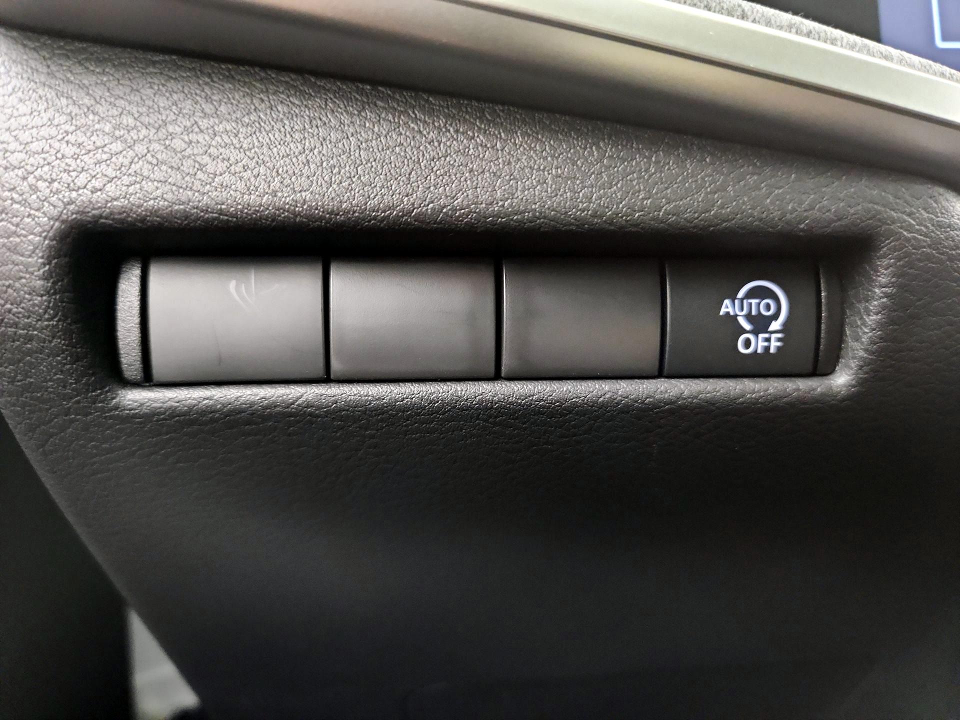 Thumbnail: 2025 Nissan Kicks - 13