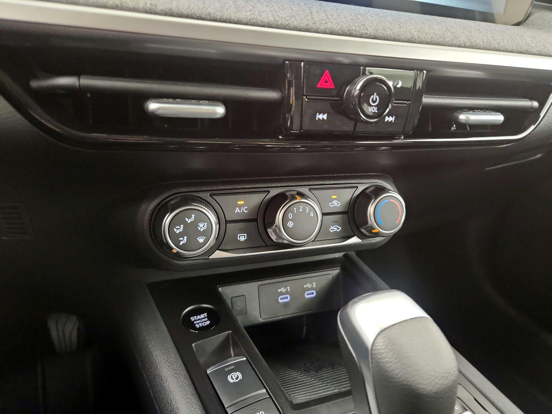 Thumbnail: 2025 Nissan Kicks - 16